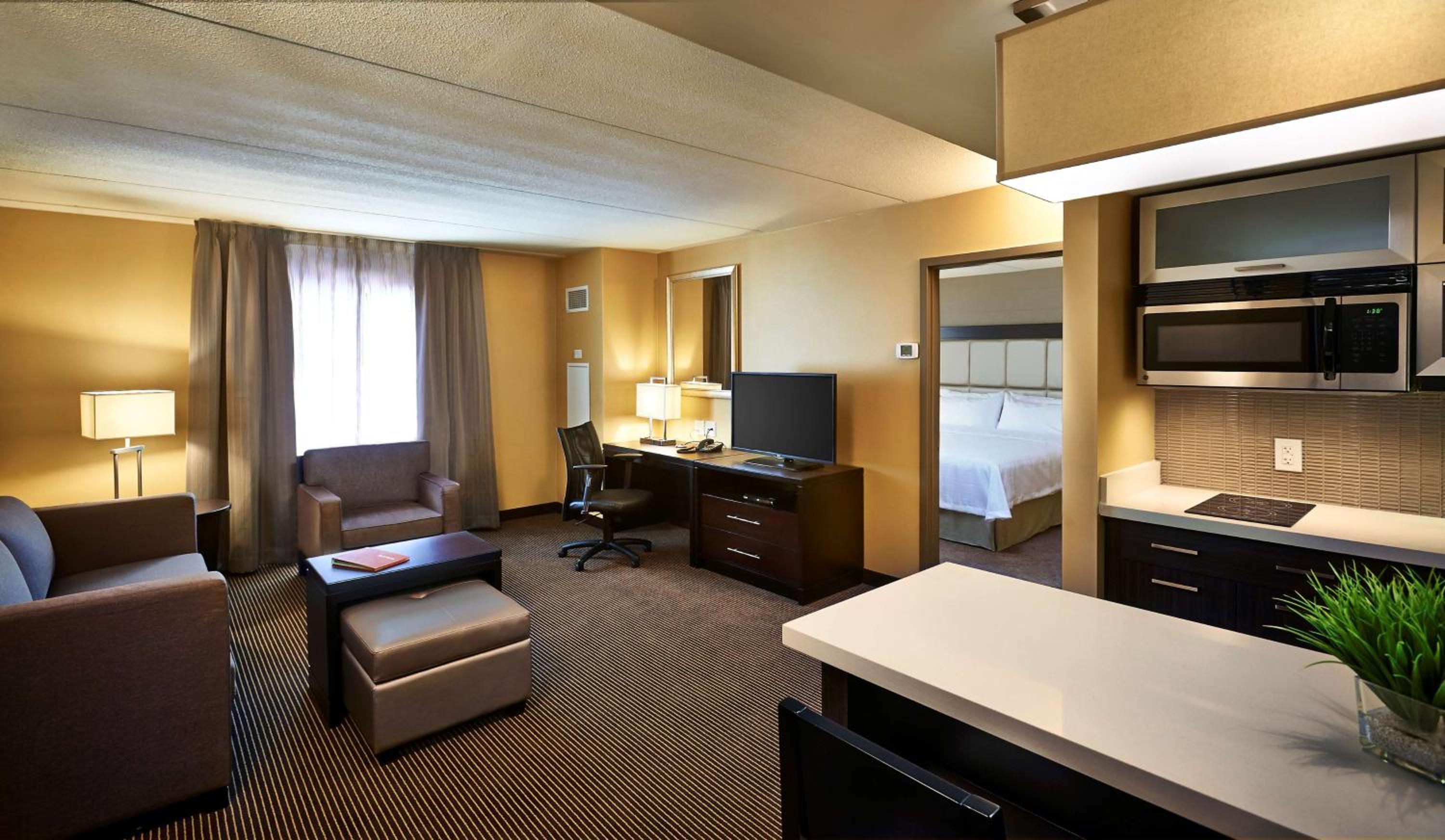 King Suite - Hearing Access/Non-Smoking