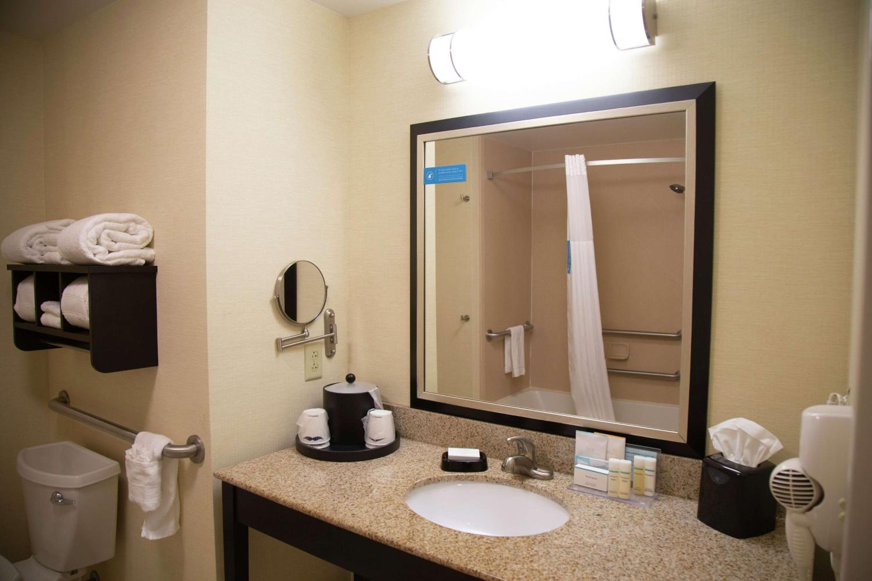 Queen Room with Two Queen Beds - Mobility and Hearing Access/Non-Smoking - Photo 6