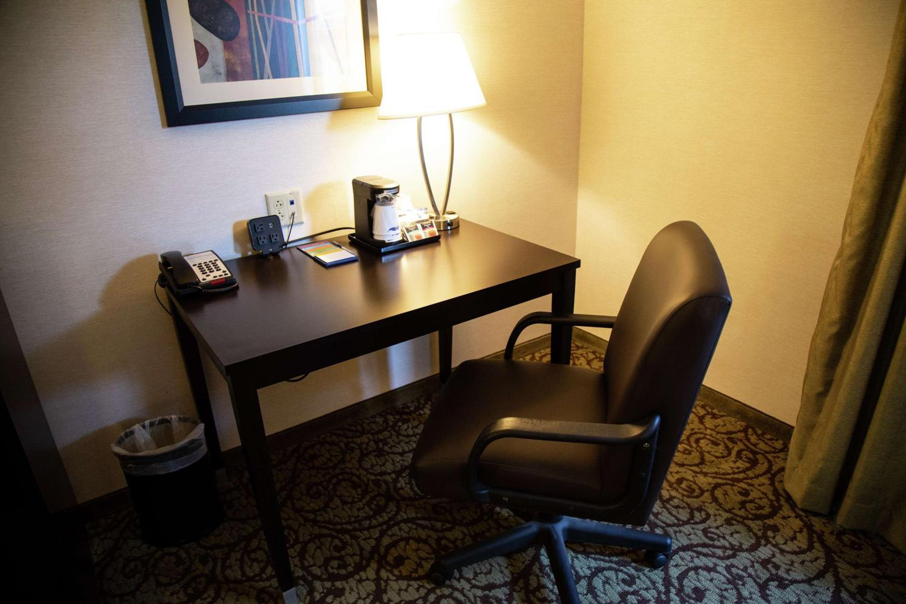 Queen Room with Two Queen Beds - Mobility and Hearing Access/Non-Smoking - Photo 4