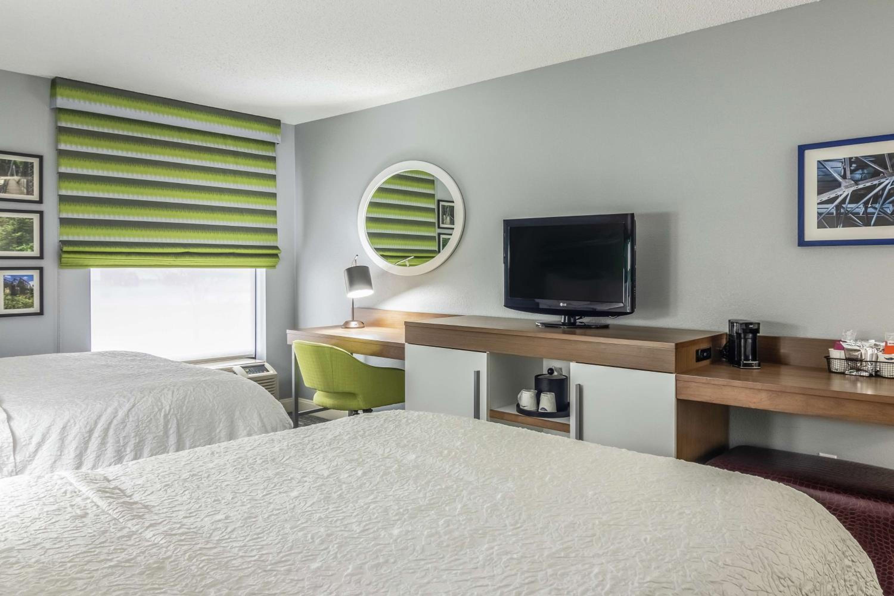 Double Room with Two Double Beds - Hearing Access/Non-Smoking - Photo 1