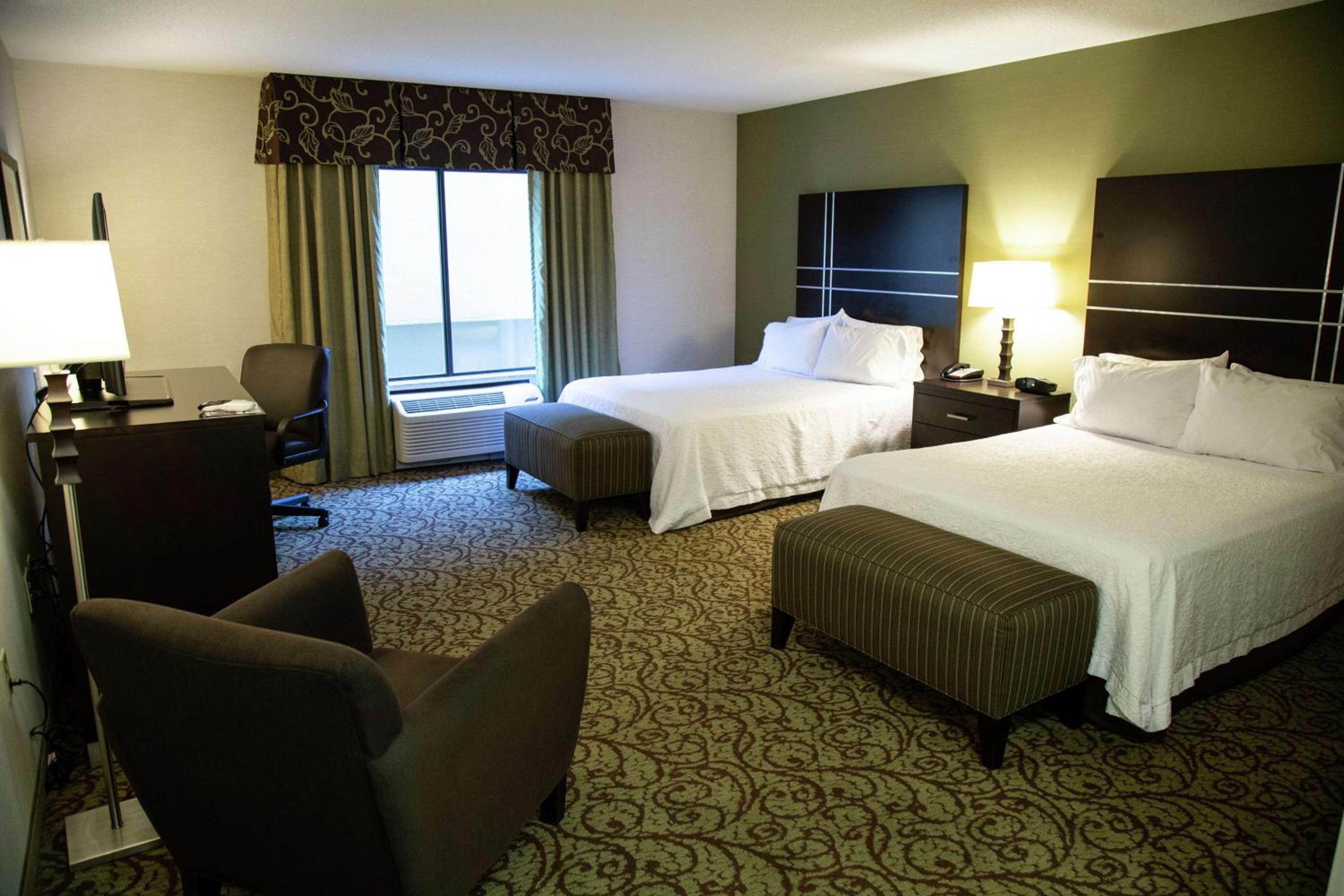 Queen Room with Two Queen Beds - Mobility and Hearing Access/Non-Smoking - Photo 5