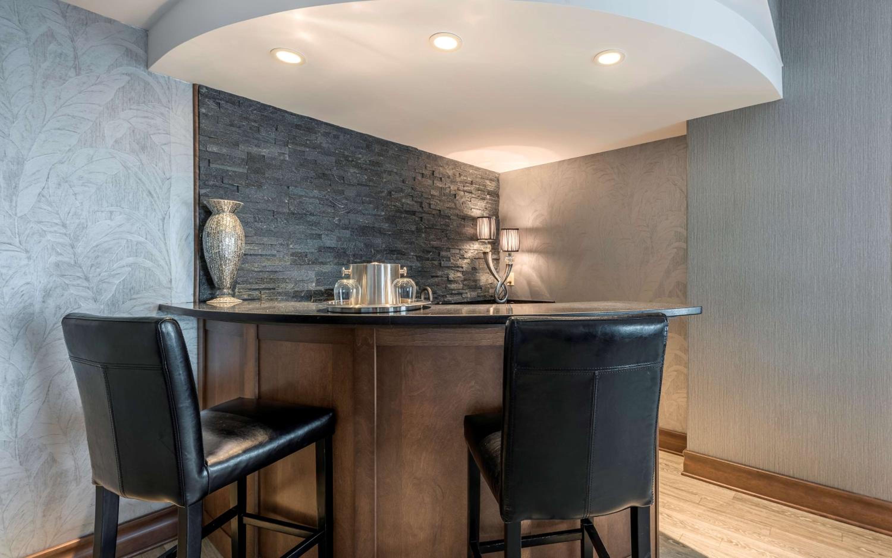 One-Bedroom King Suite - Non-Smoking - Photo 3