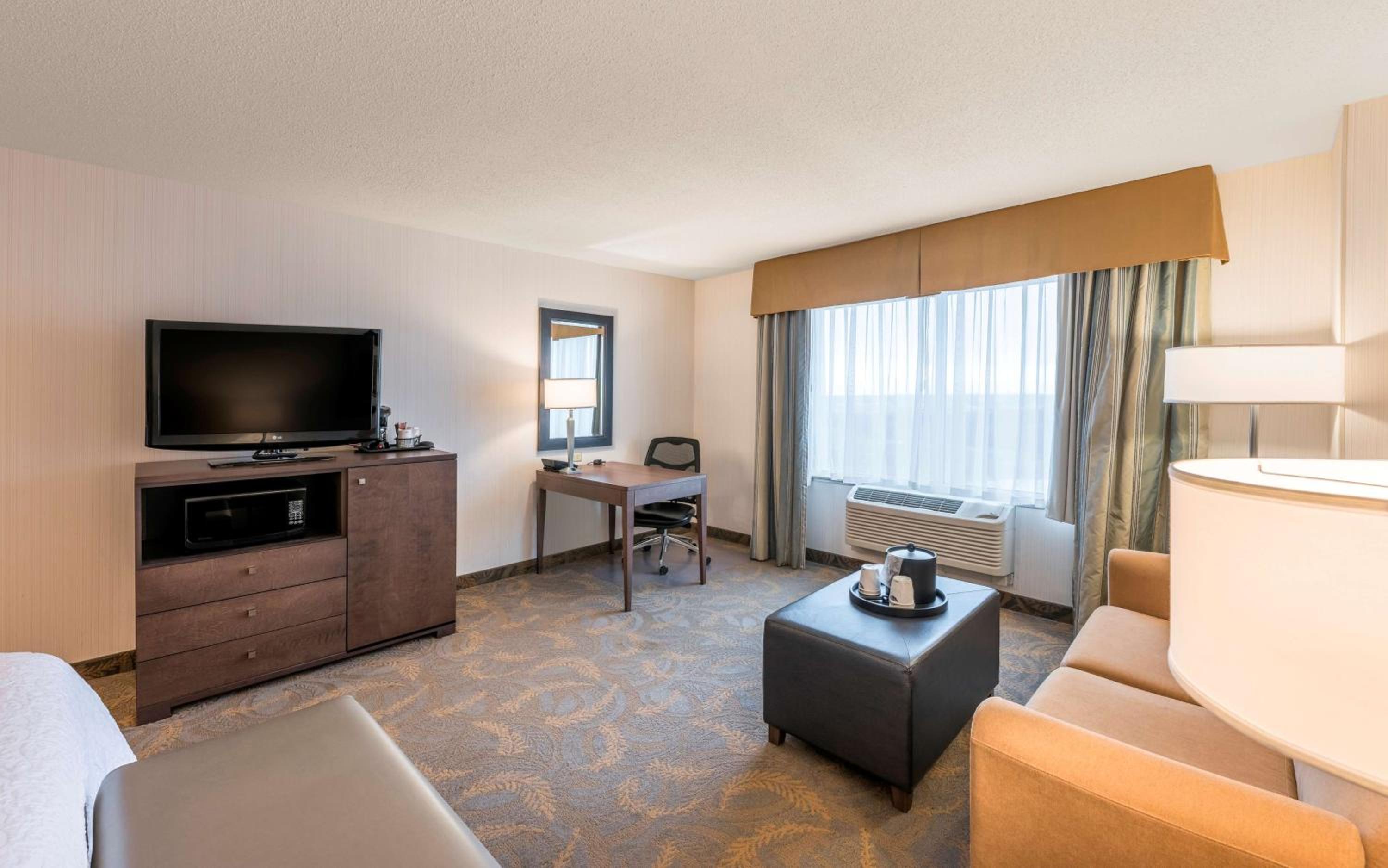 King Room - Non-Smoking - Photo 1
