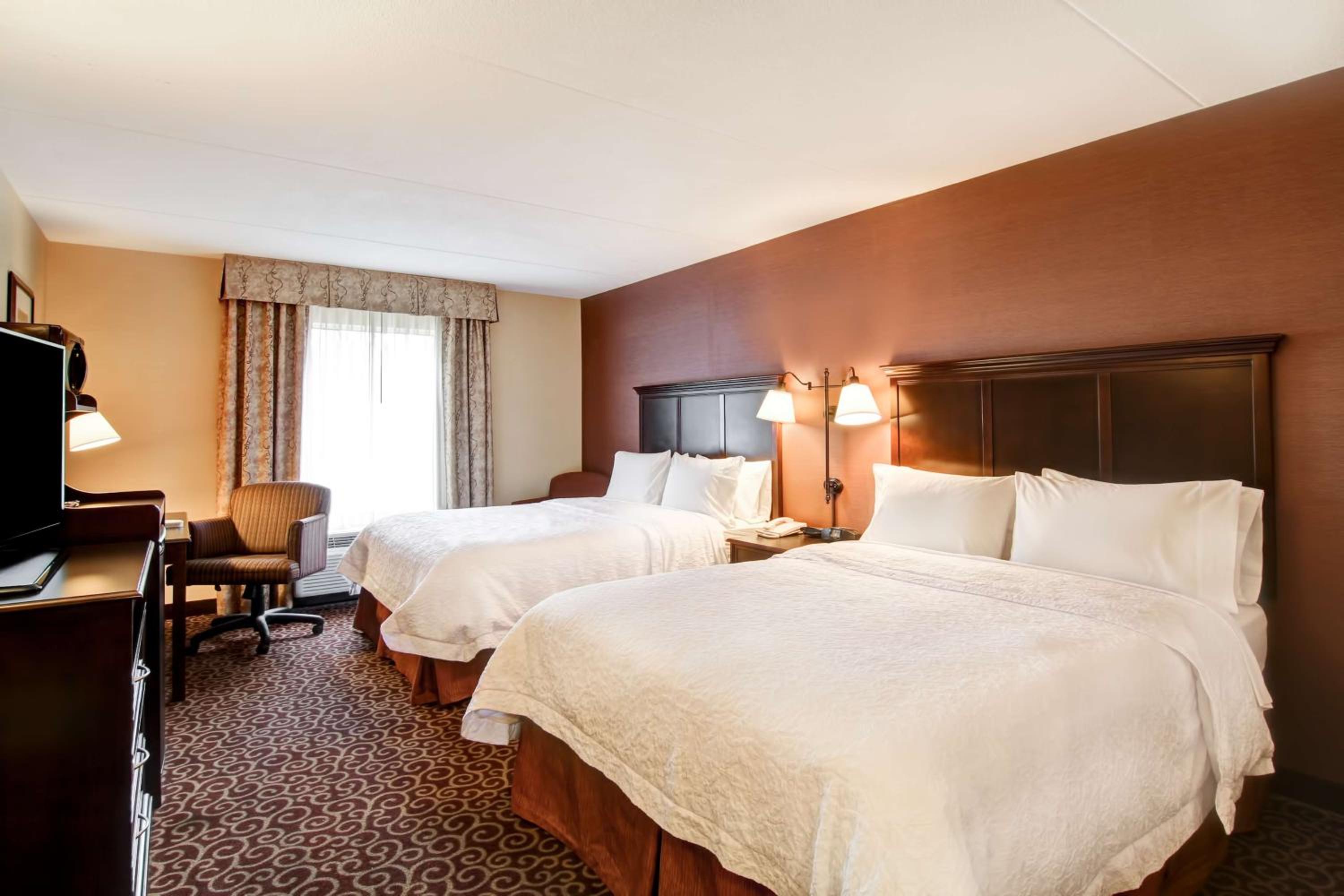 Room with Two Queen Beds - Non-Smoking - Photo 1