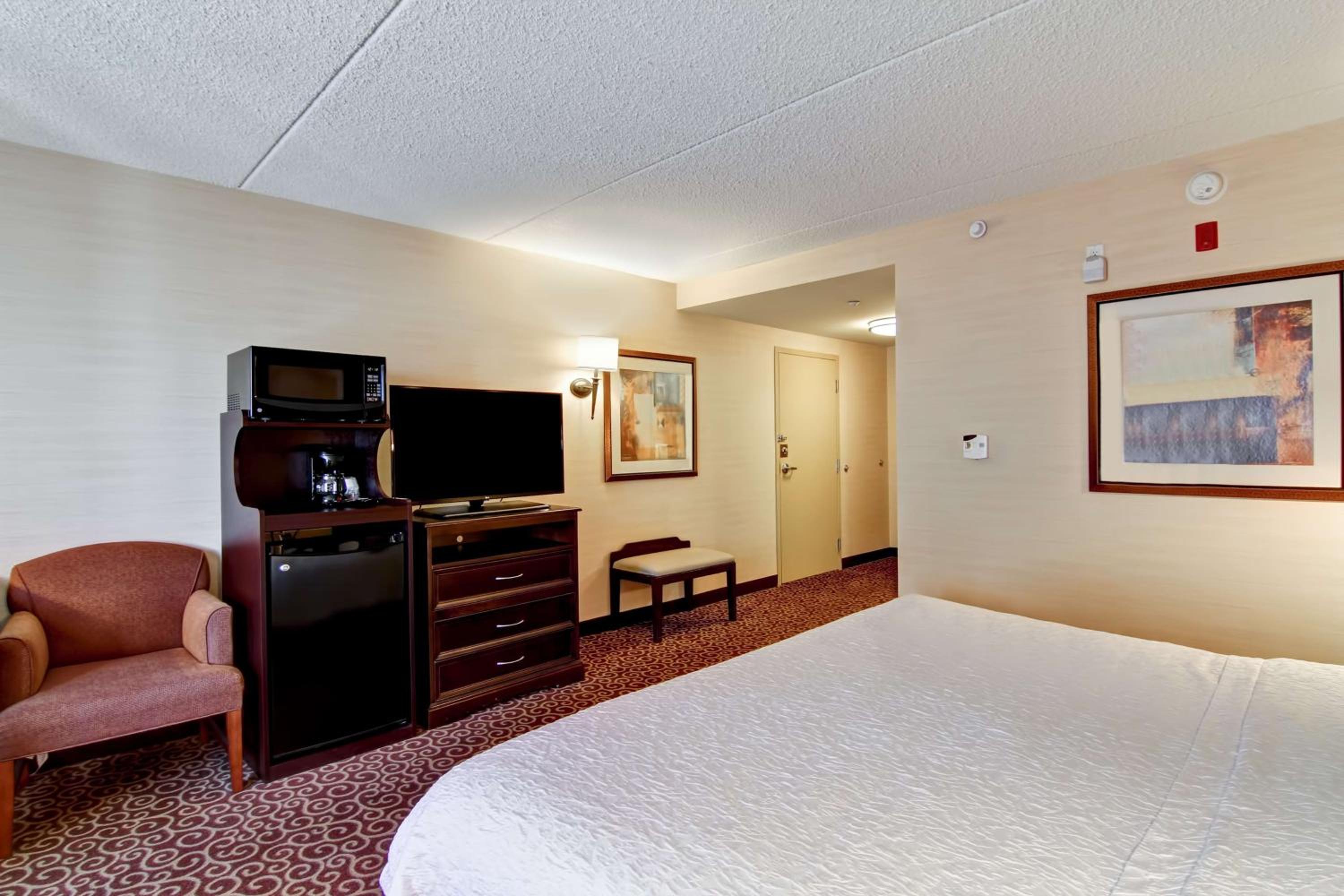 King Room - Disability Access/Non-Smoking - Photo 2