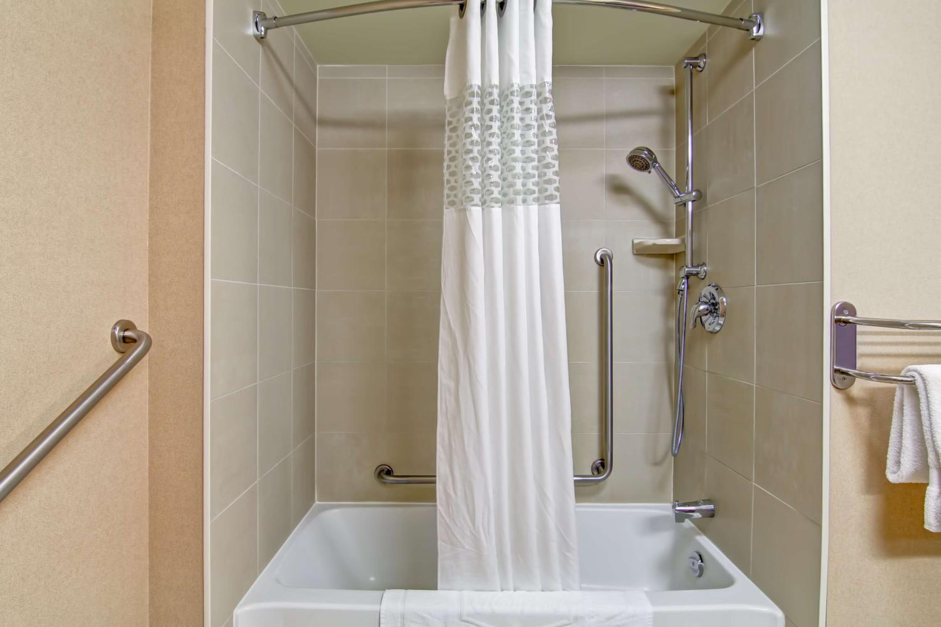 King Room - Disability Access/Non-Smoking - Photo 4