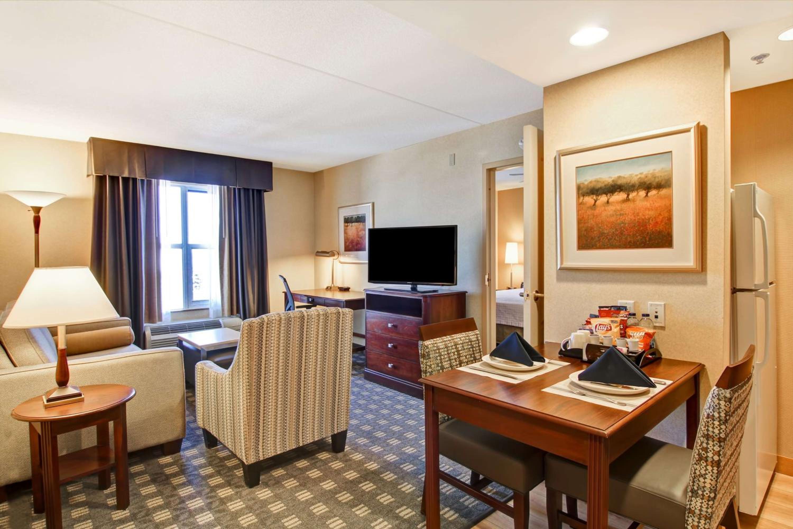 One-Bedroom Premium King Suite - Non-Smoking - Photo 1