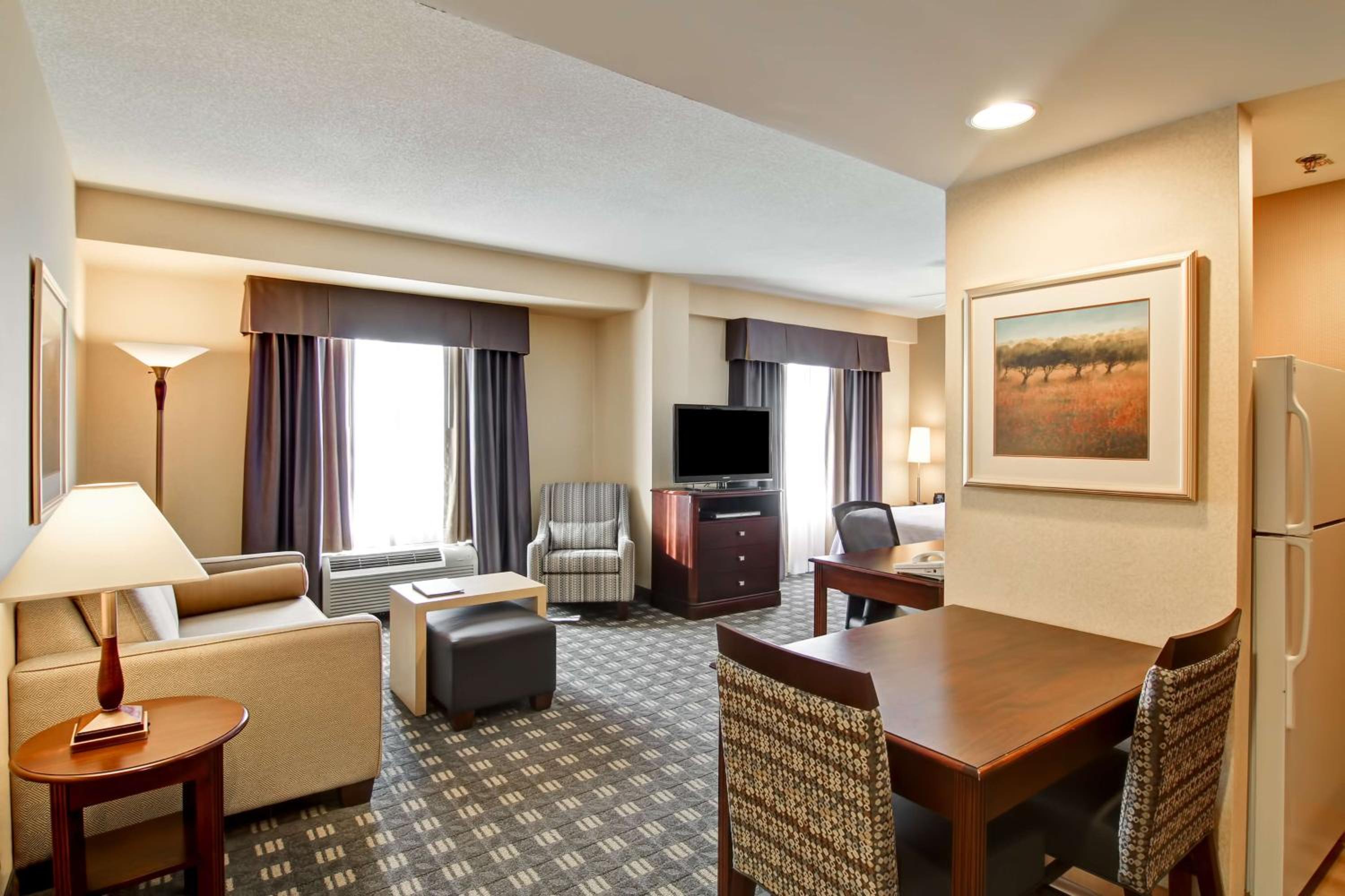 King Studio Suite - Non-Smoking - Photo 2