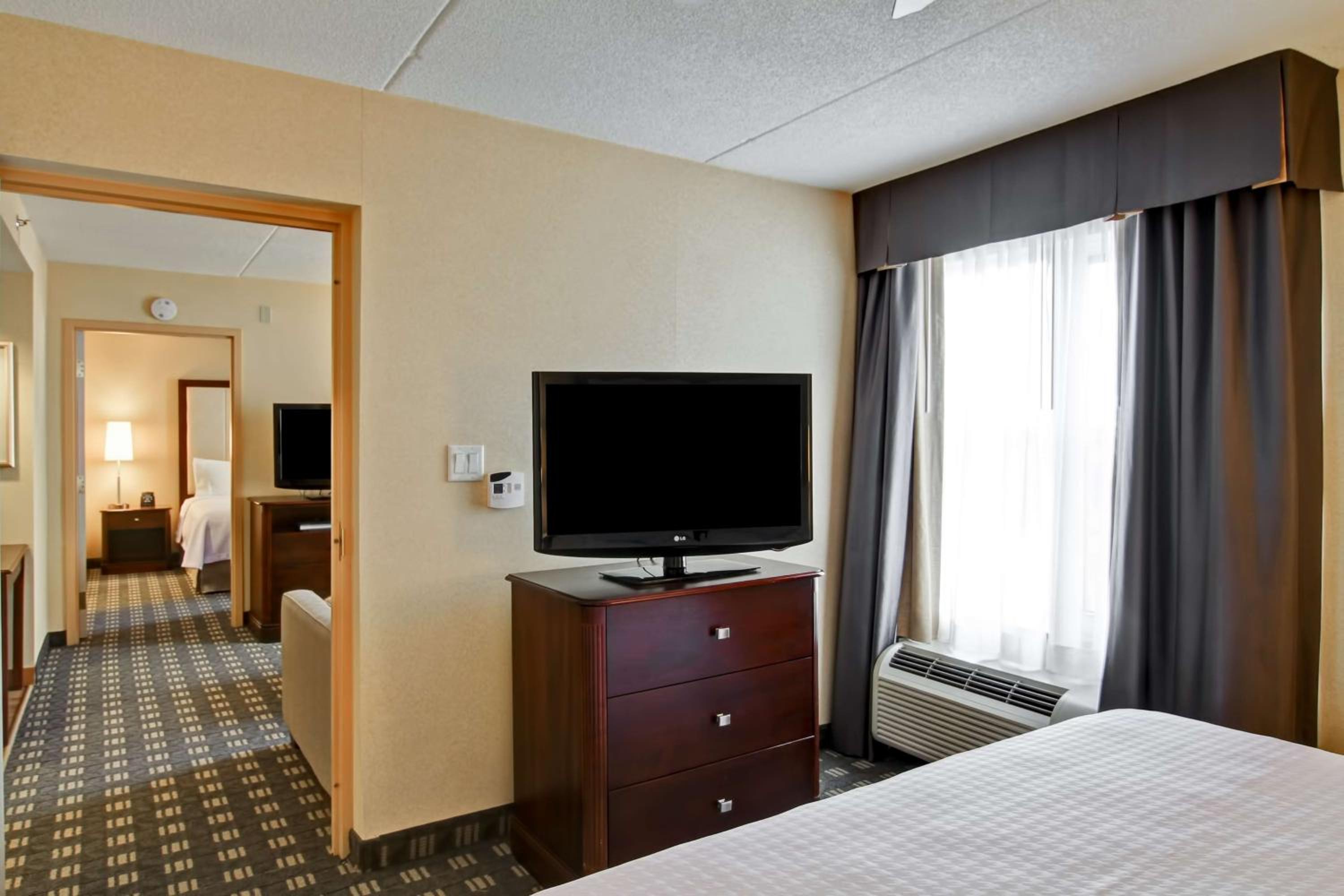 Two-Bedroom Suite - Non-Smoking - Photo 6