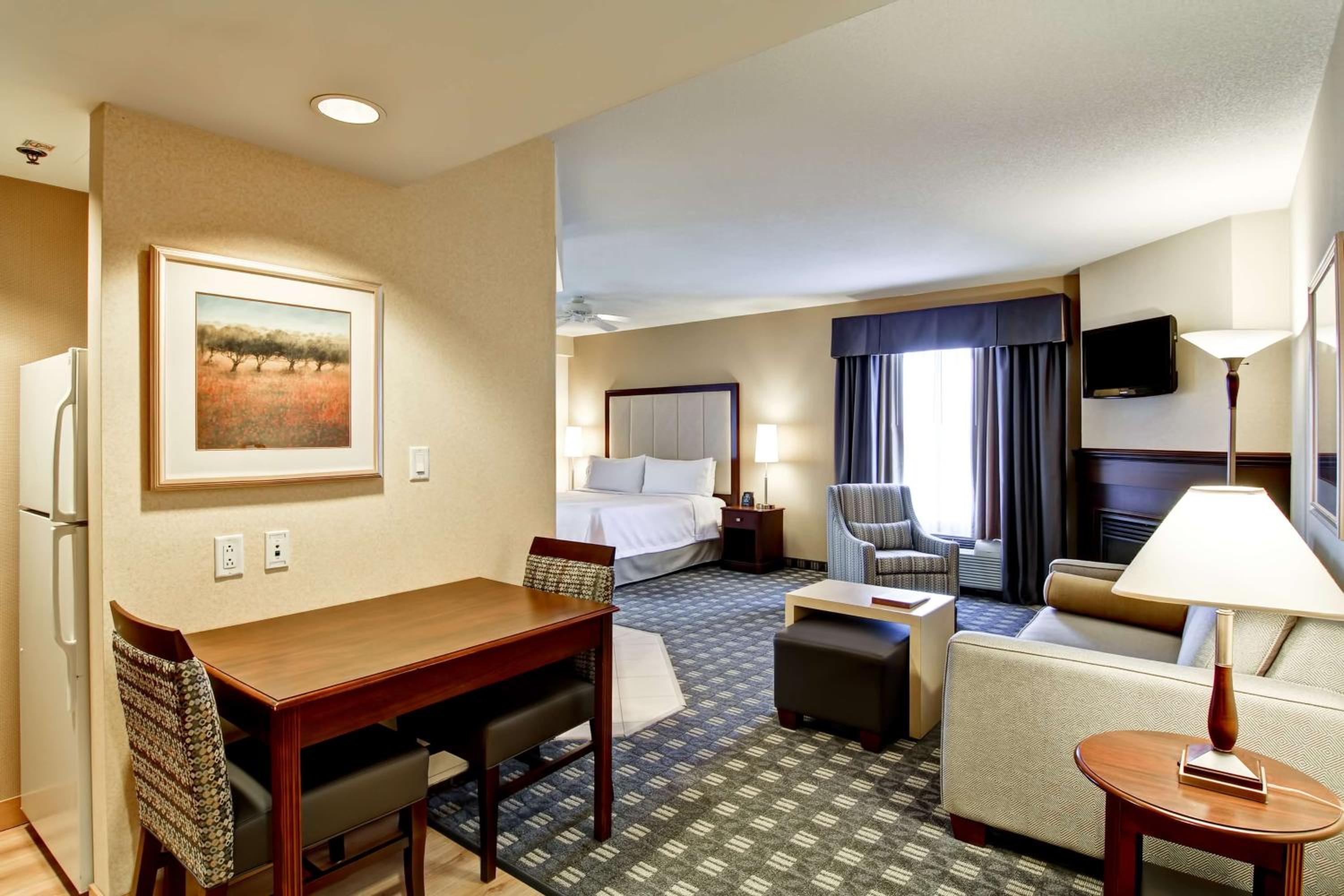 King Studio Suite with Fireplace - Non-Smoking  - Photo 1
