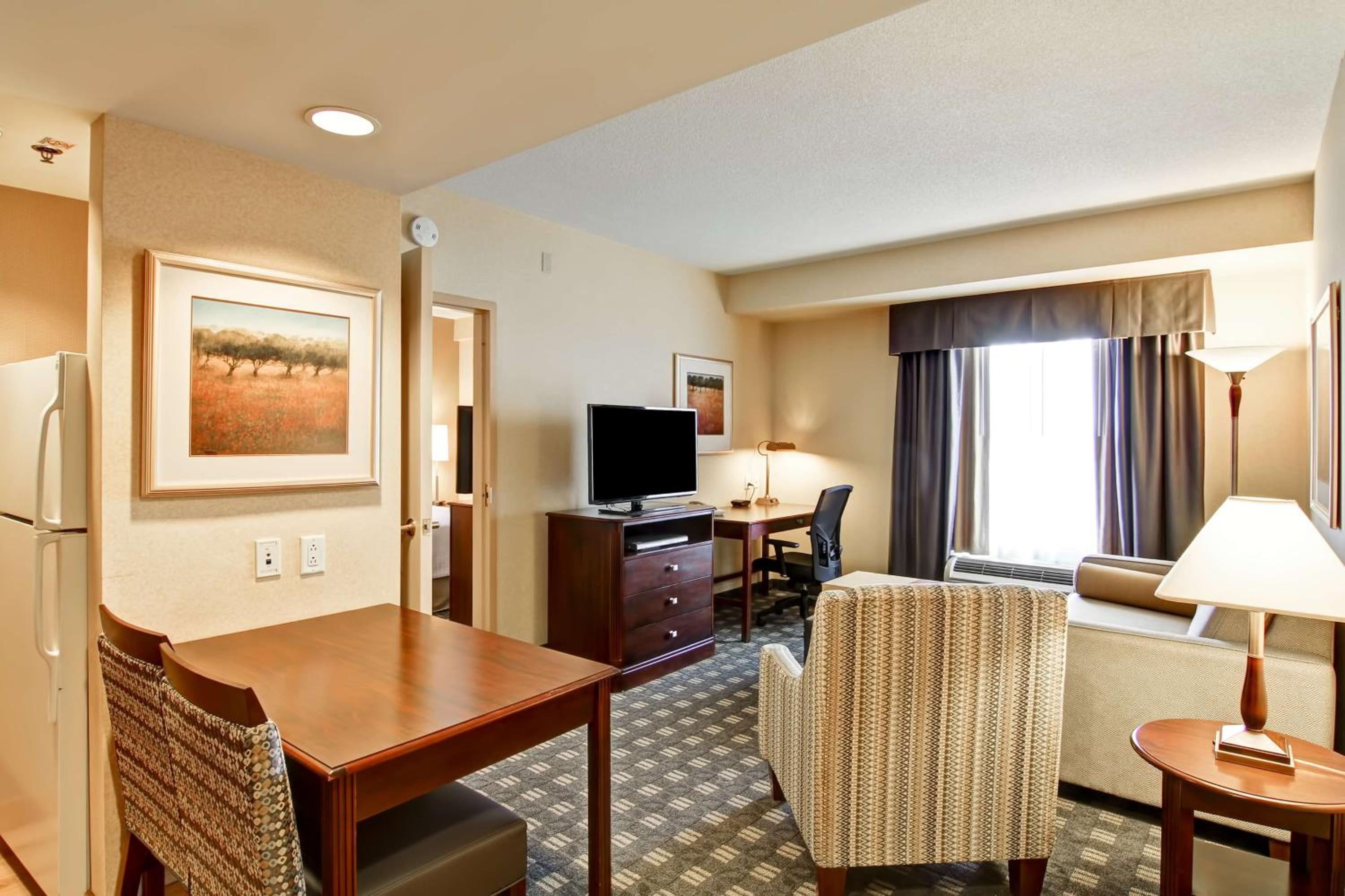 One-Bedroom King Suite - Non-Smoking - Photo 5