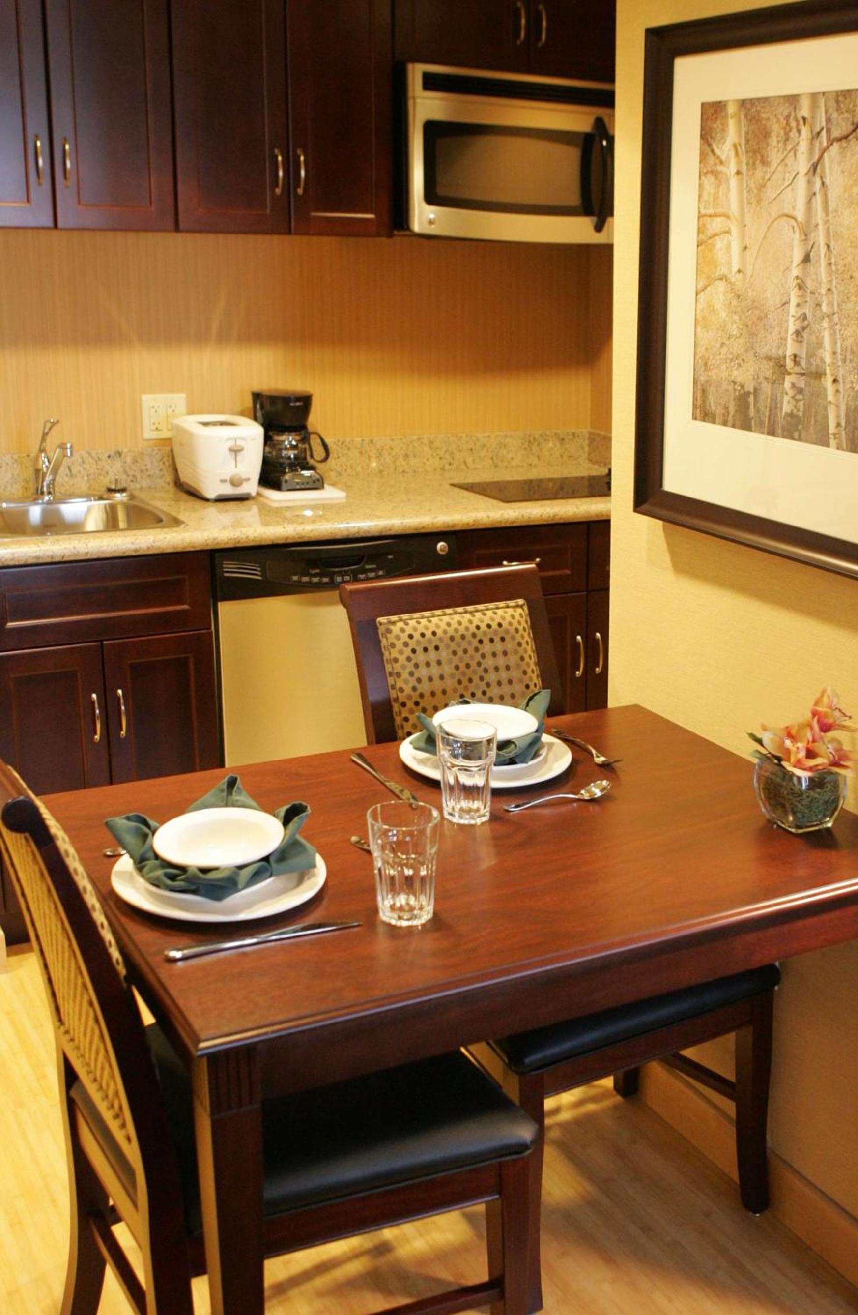 King Studio Suite - Non-Smoking - Photo 4