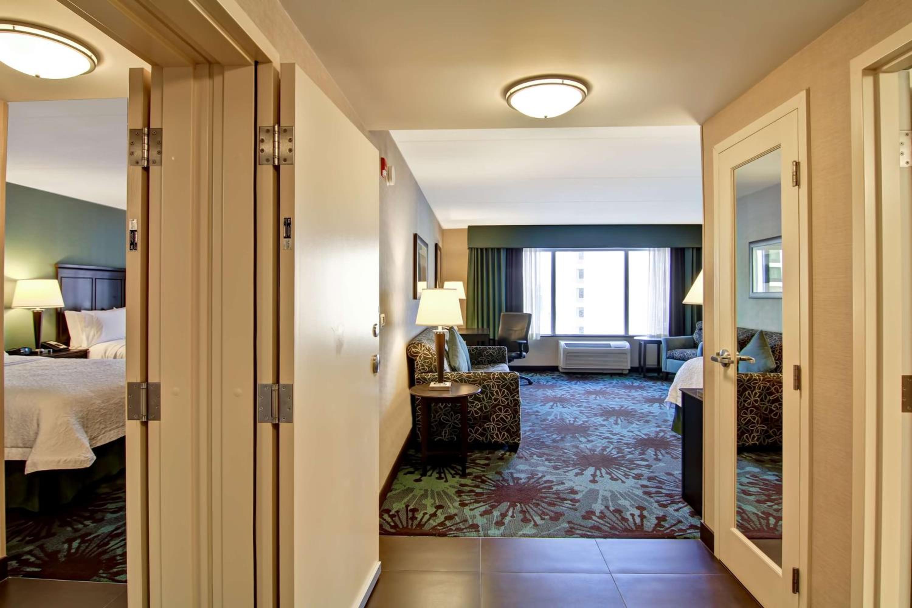 King Study Room - Non-Smoking - Photo 1
