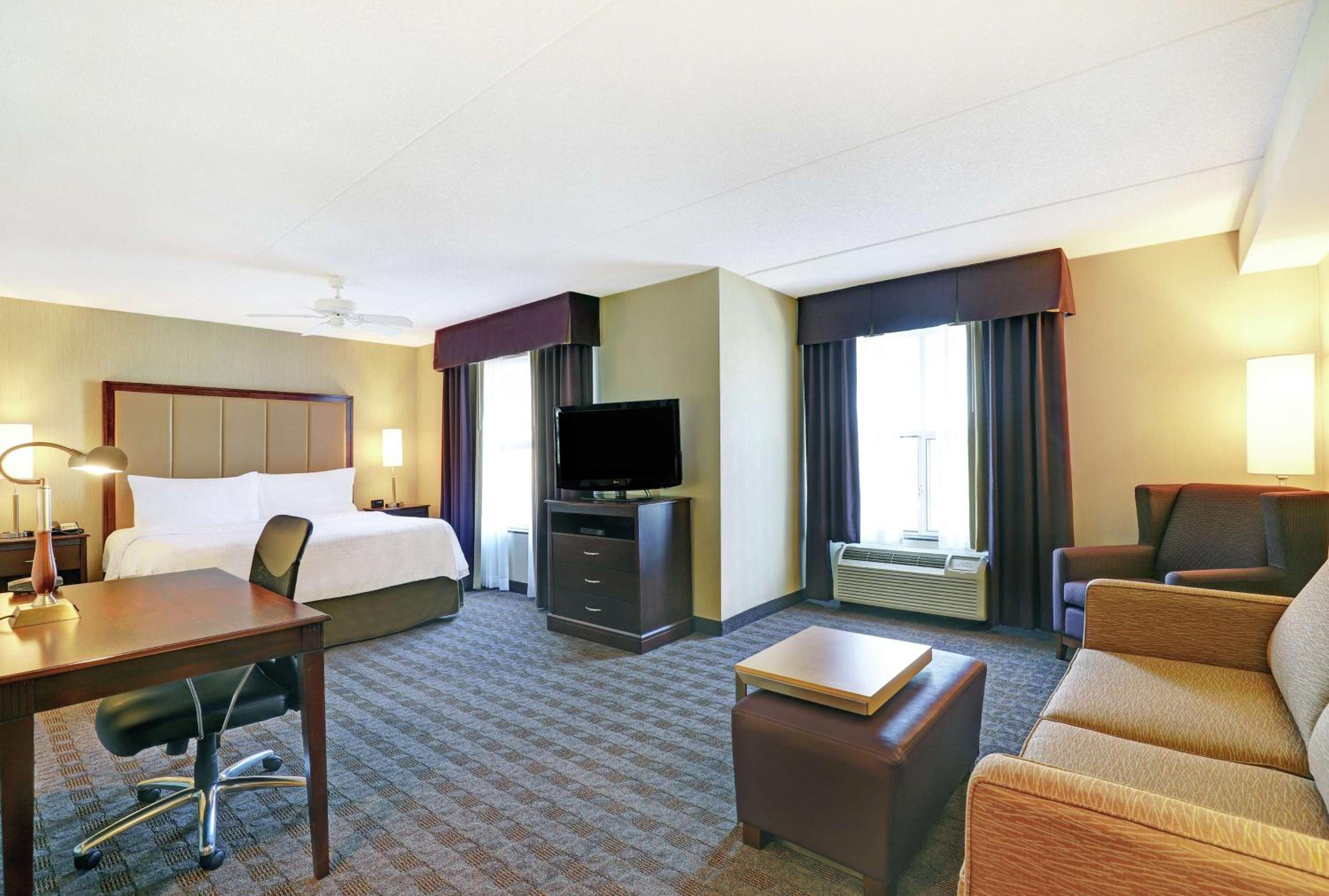 King Studio Suite - Non-Smoking - Photo 3