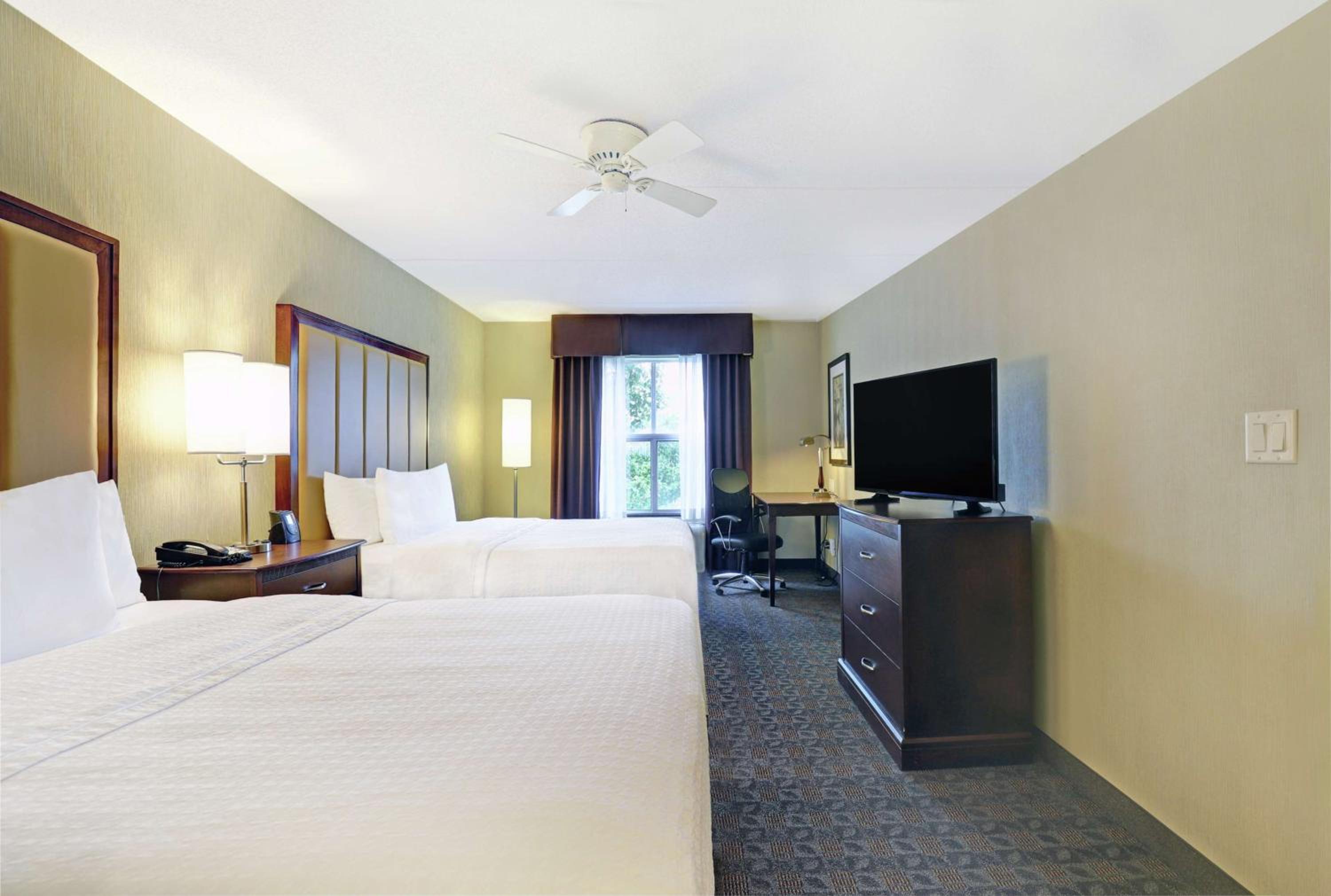 One-Bedroom Queen Suite with Two Queen Beds - Non-Smoking - Photo 1