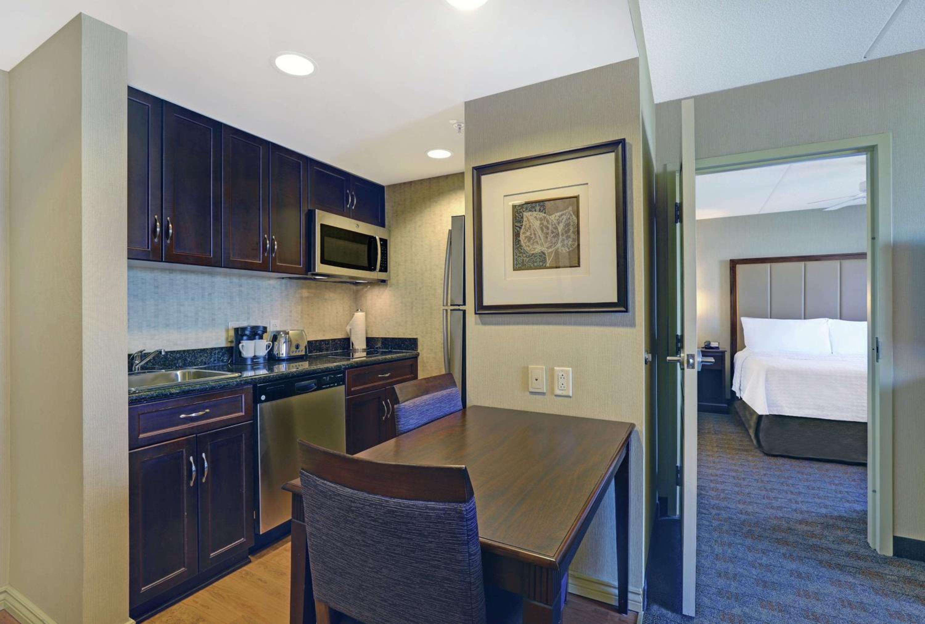 One-Bedroom King Suite - Non-Smoking - Photo 4