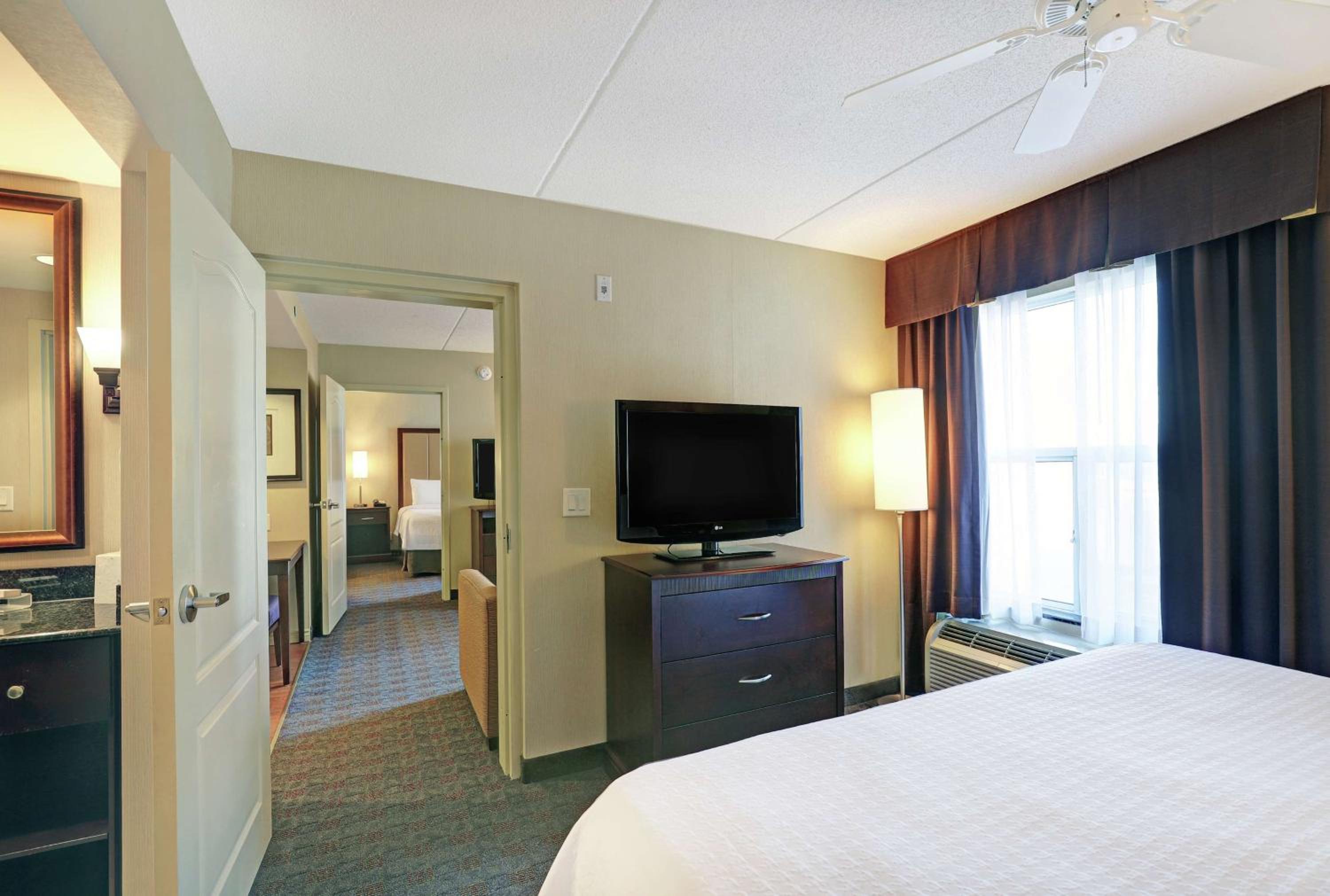 Two-Bedroom Suite - Non-Smoking - Photo 7