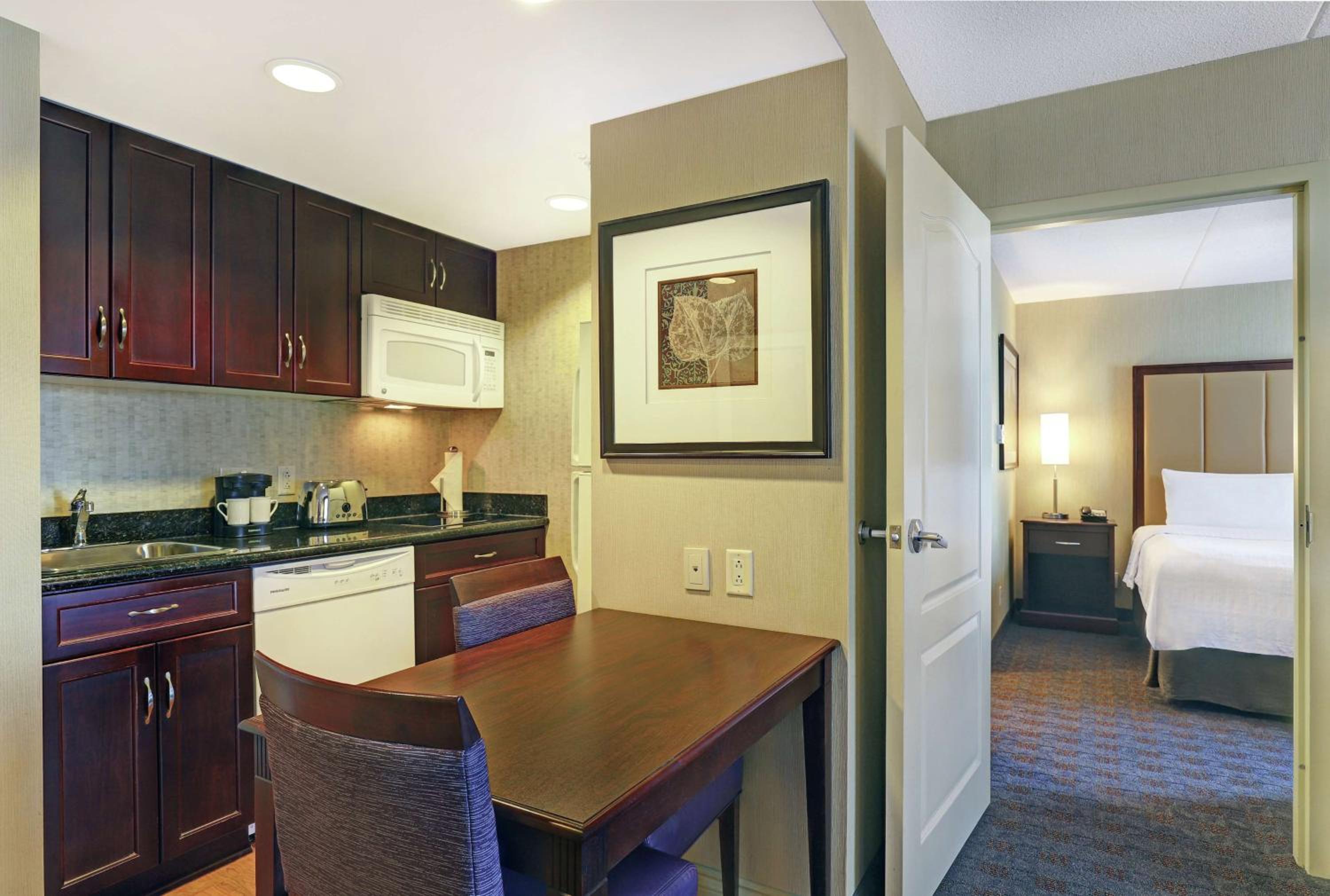One-Bedroom King Suite - Non-Smoking - Photo 5