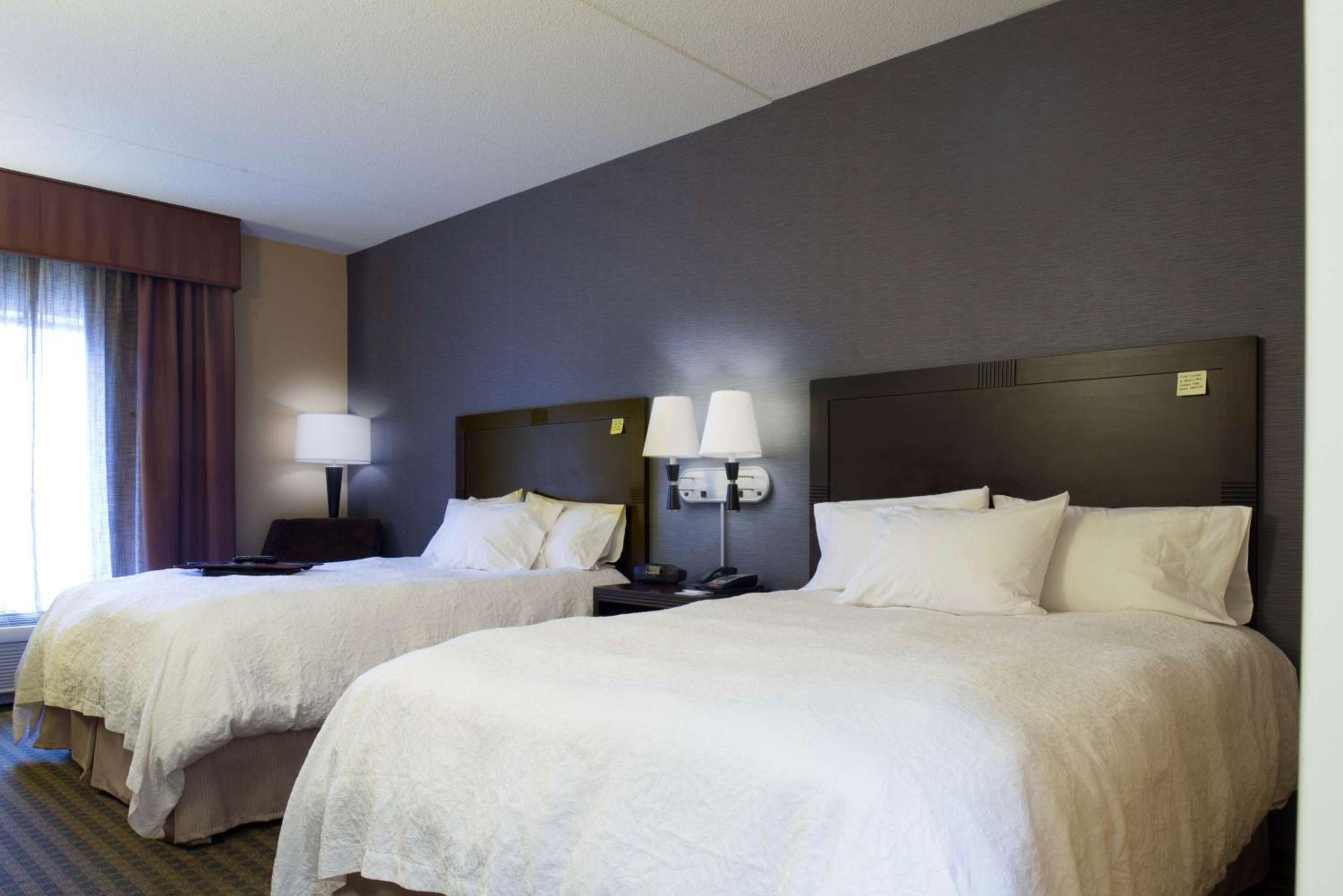 Queen Room with Two Queen Beds - Non-Smoking - Photo 1