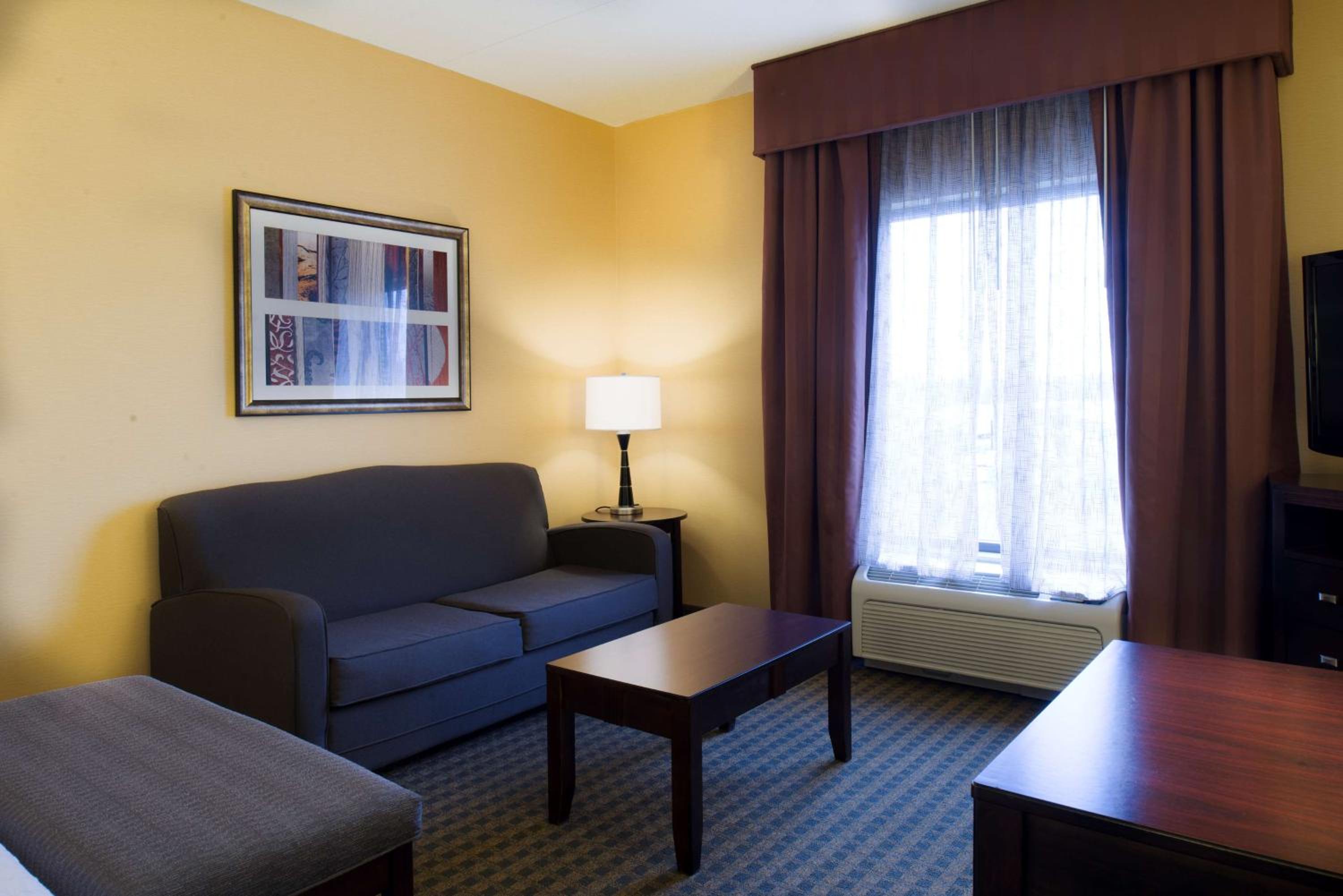 King Room - Non-Smoking - Photo 3