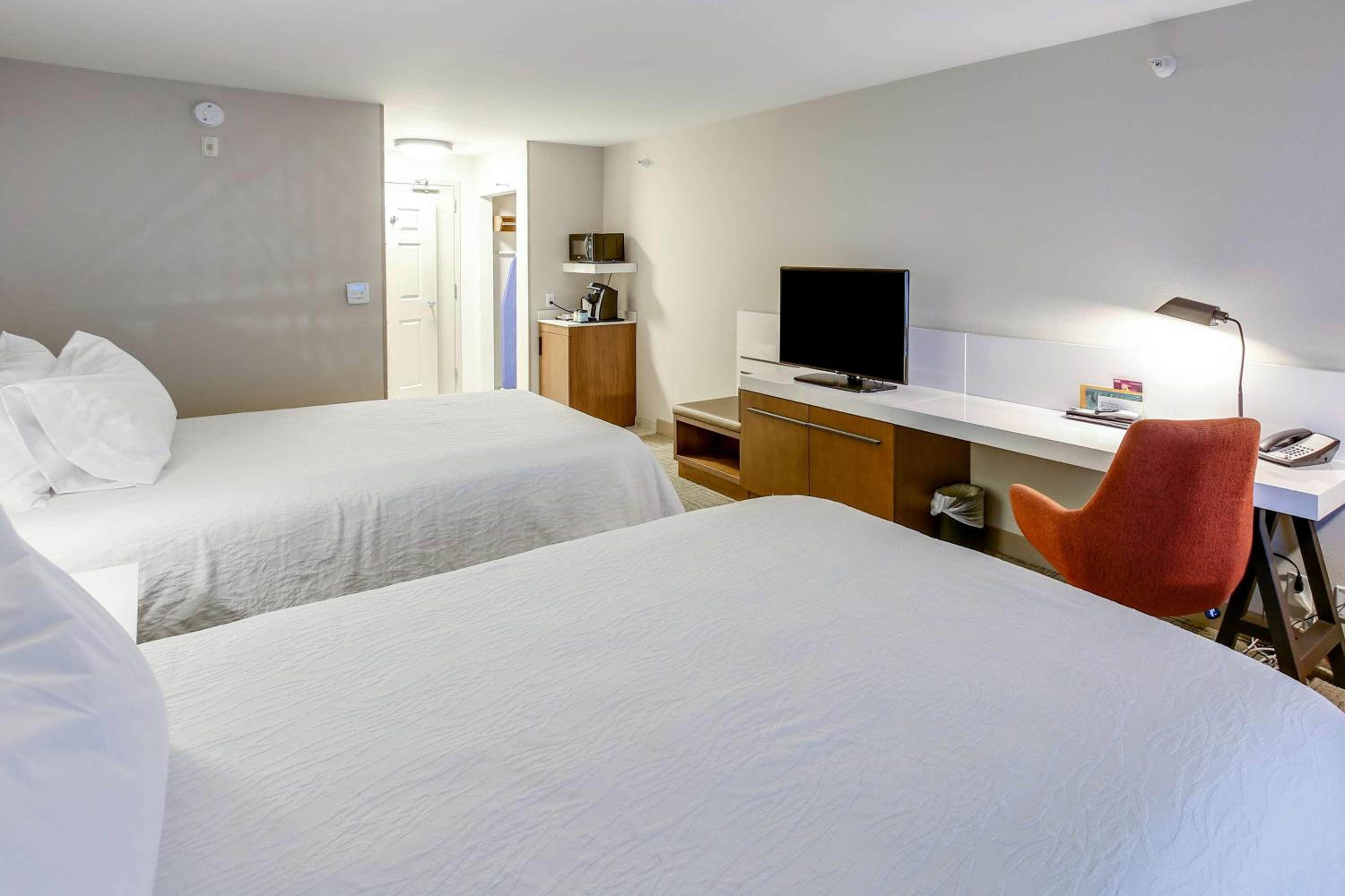 Queen Room with Two Queen Beds - Photo 1