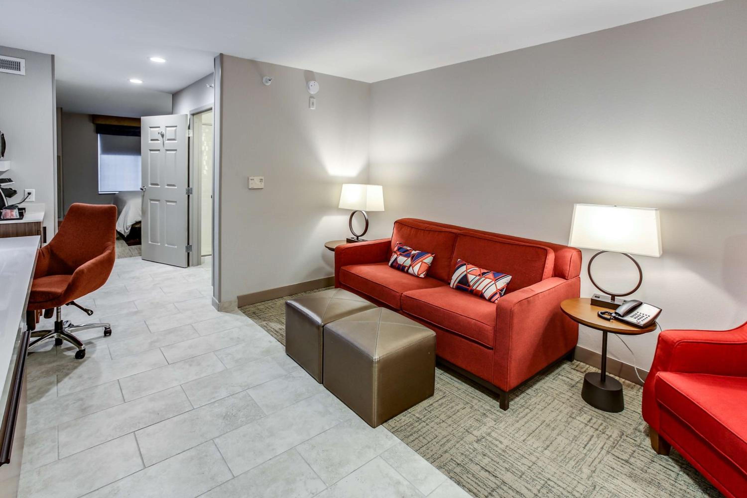 One-Bedroom King Suite photo 3
