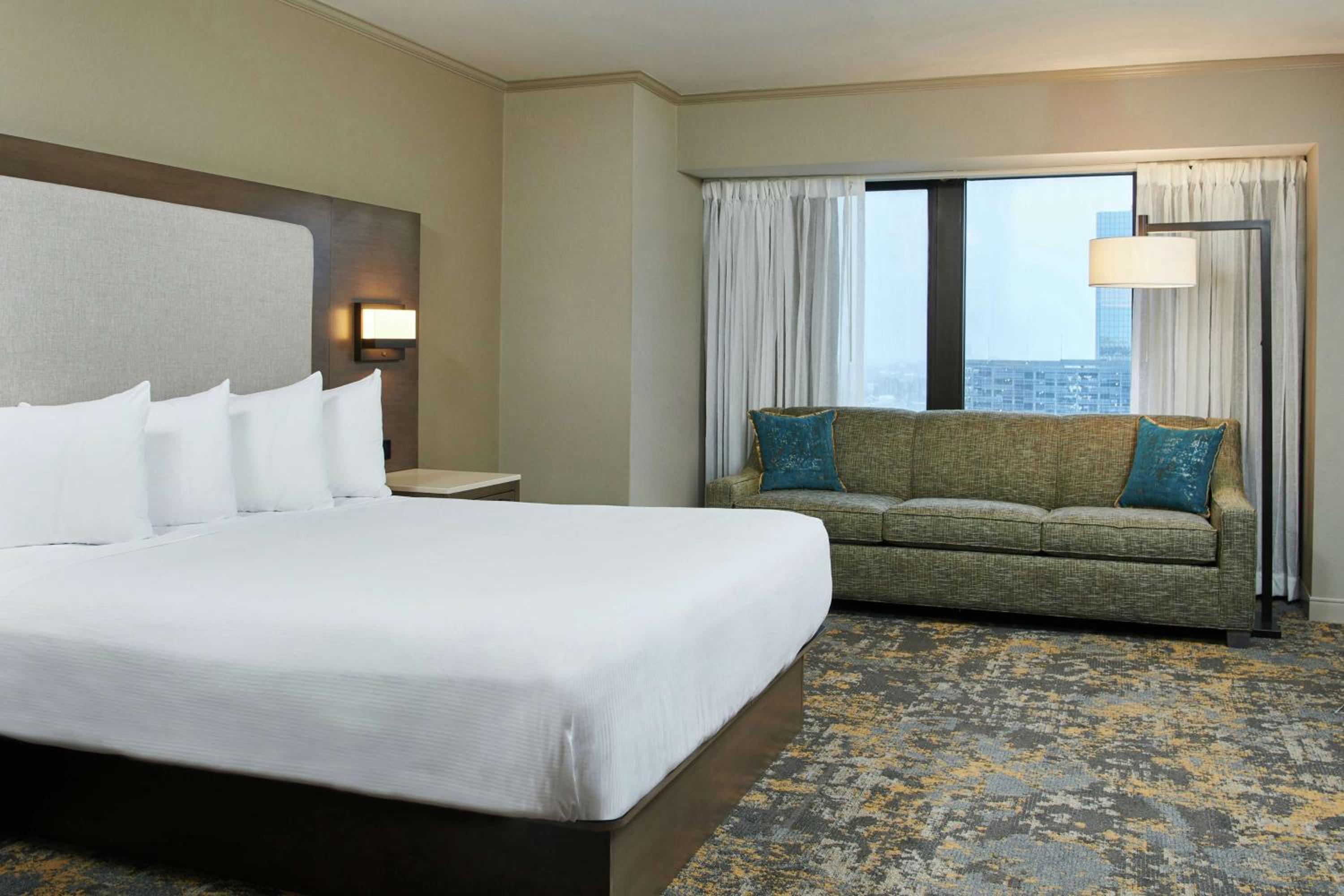 Deluxe King Room - Photo 1