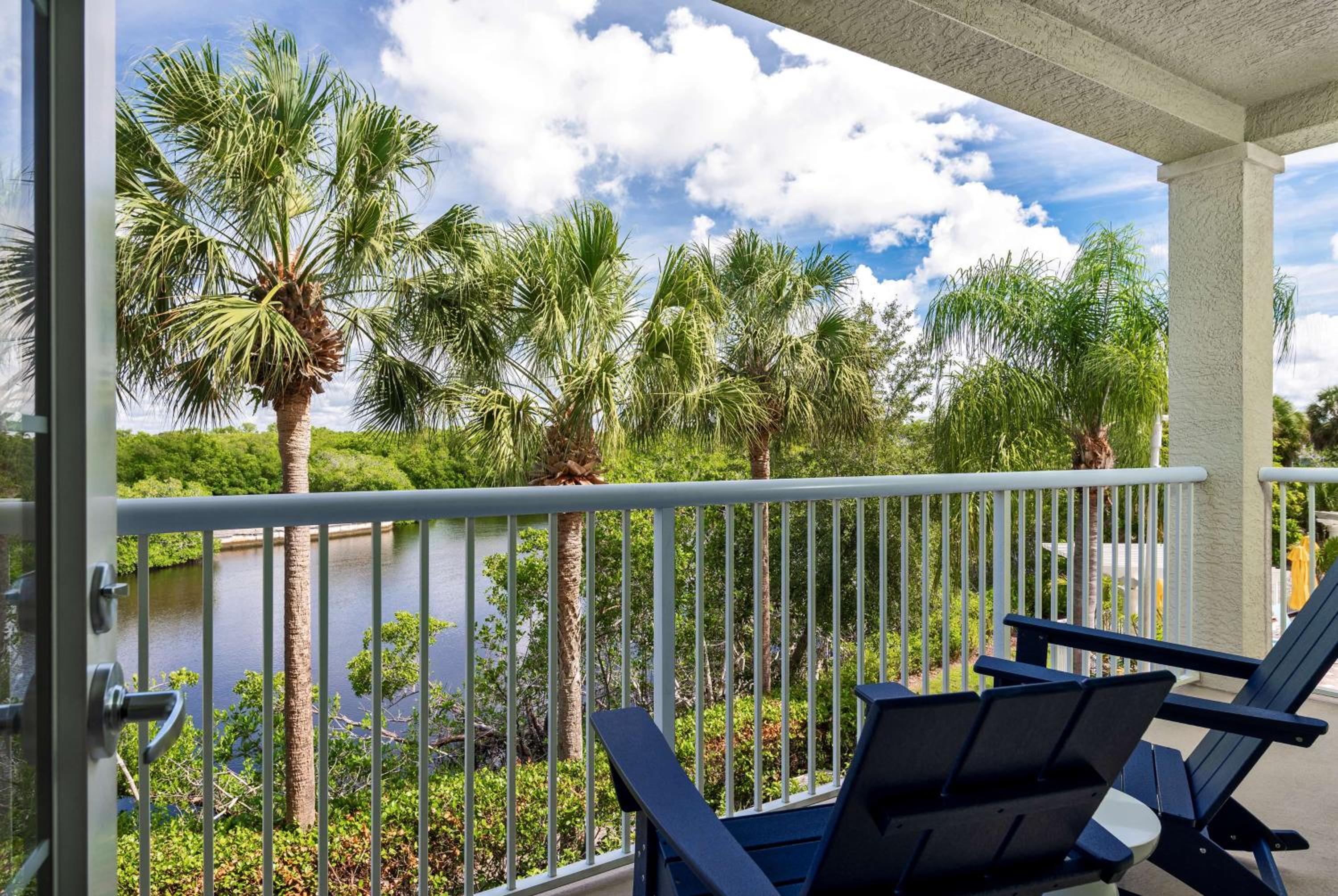 King Suite with Balcony and River View - Photo 2