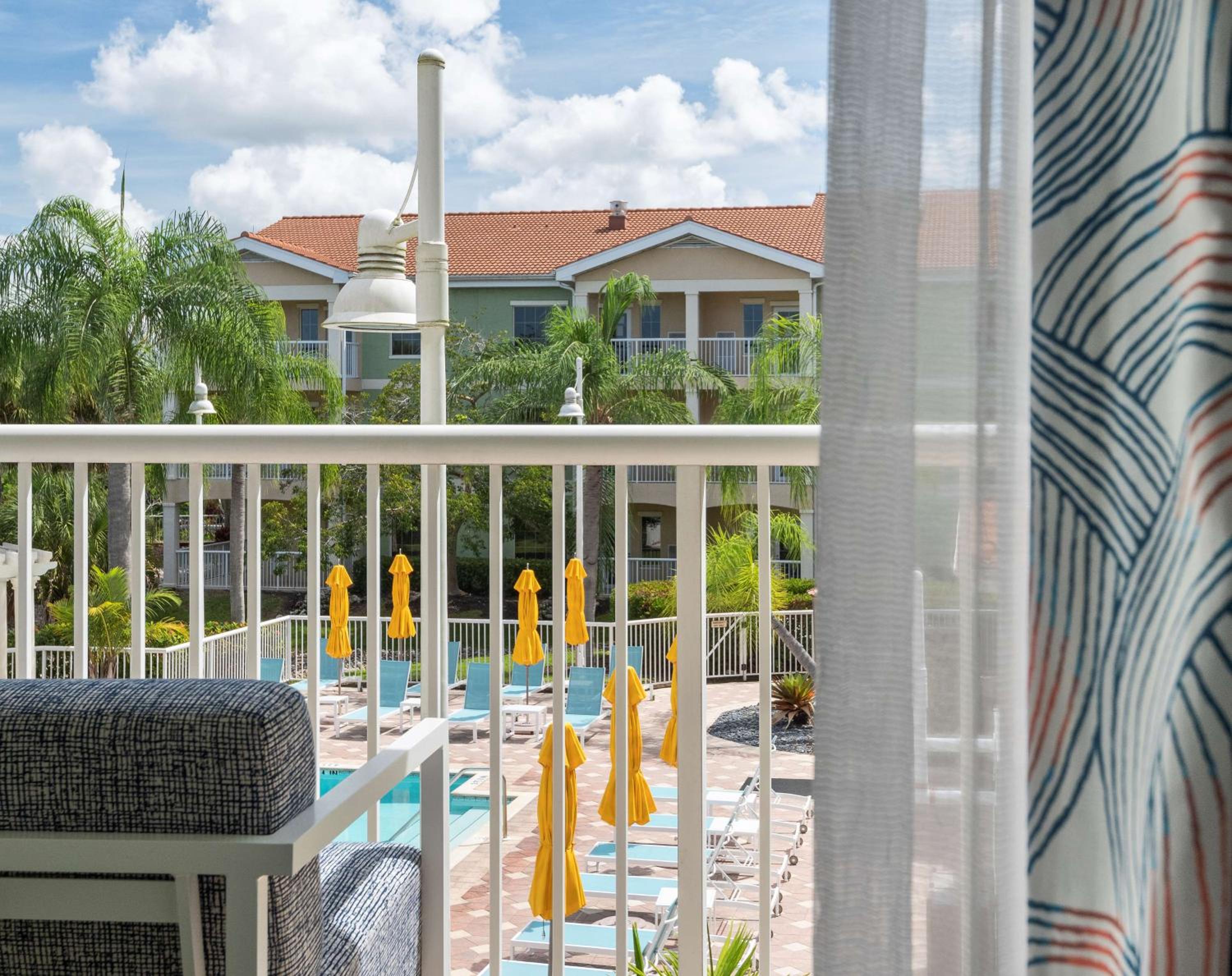 King Suite with Balcony and Pool View - Photo 4