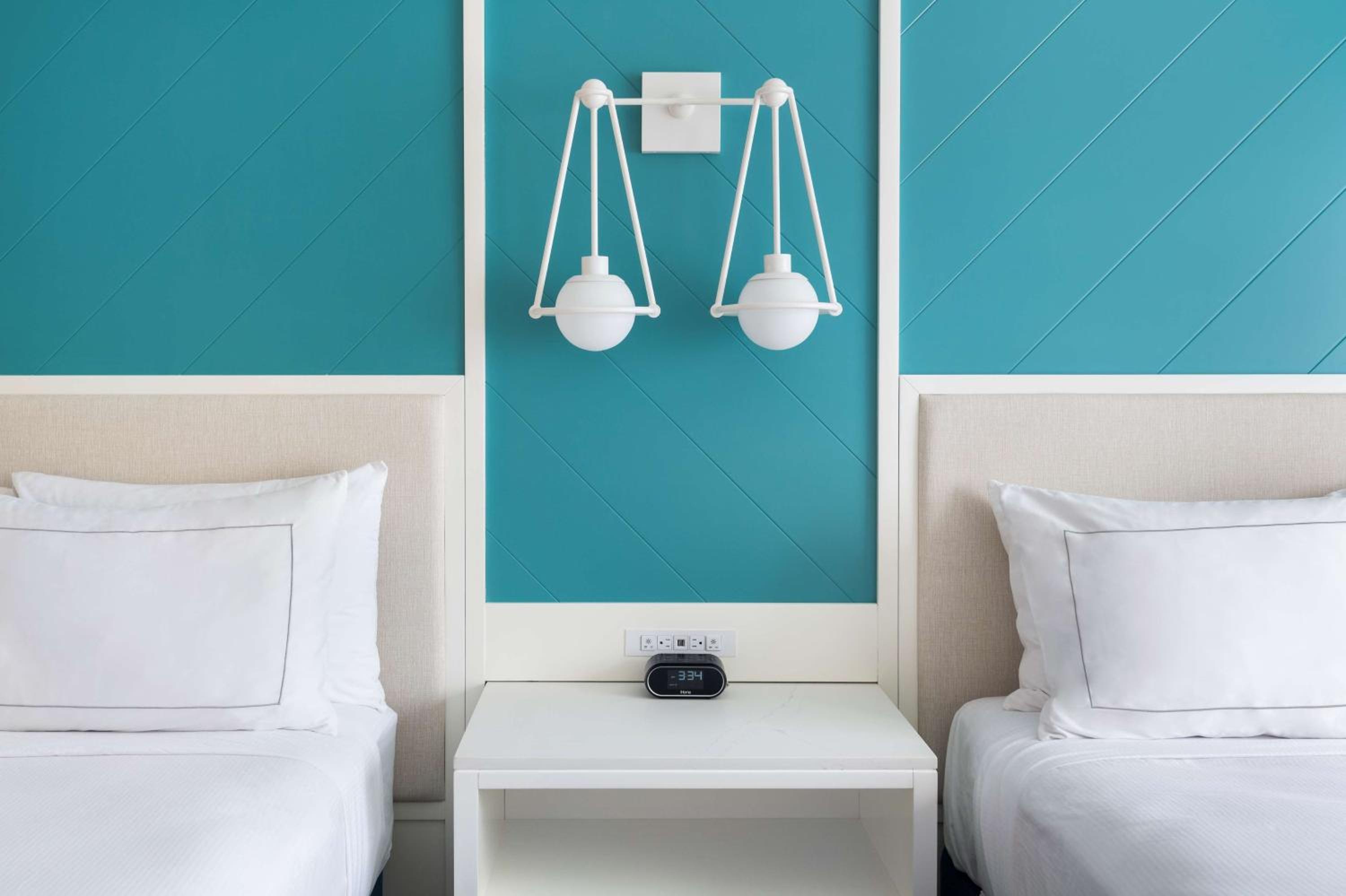 Queen Room with Two Queen Beds and City View - Photo 3