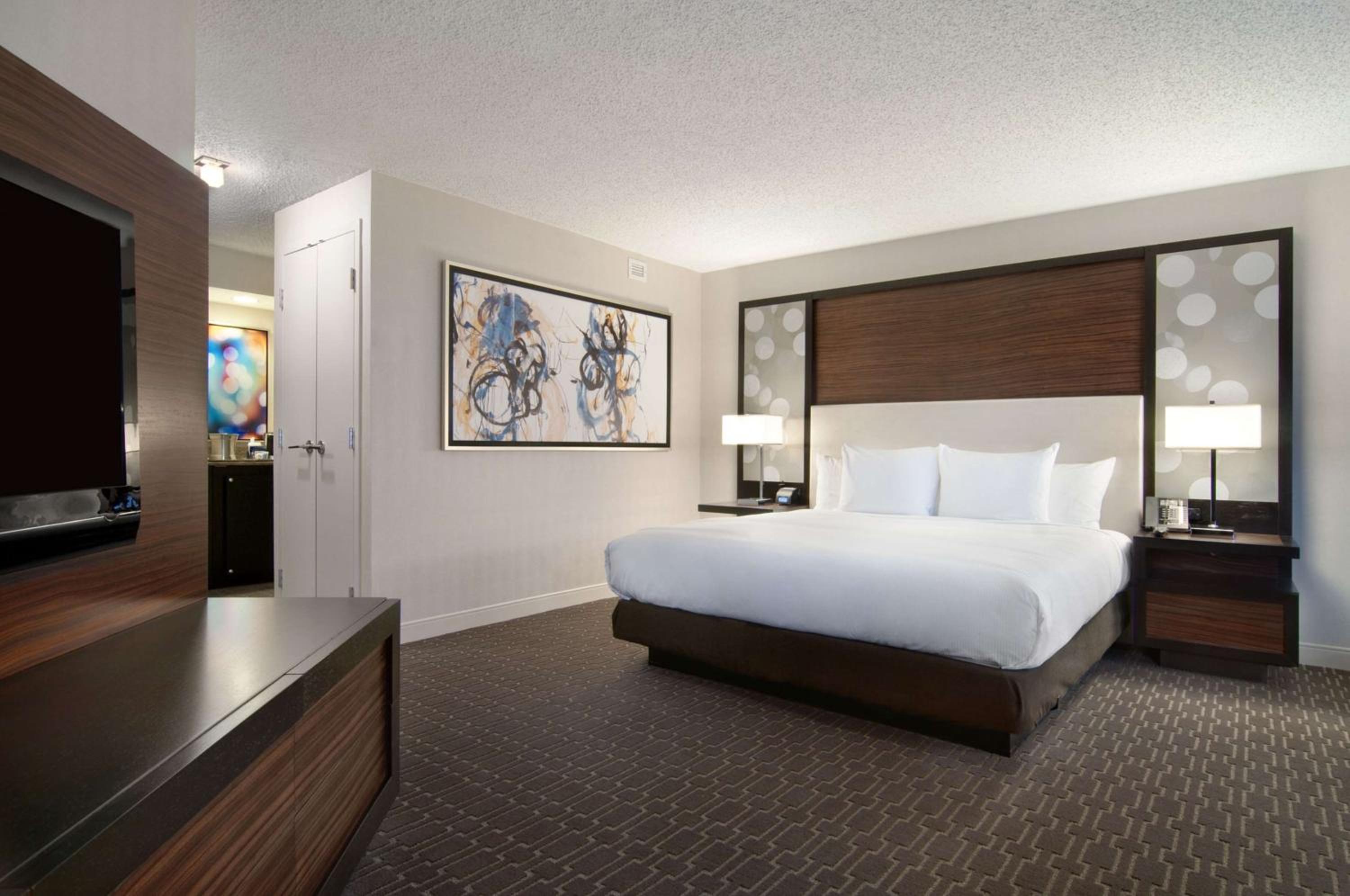 King Corner Room - Photo 2