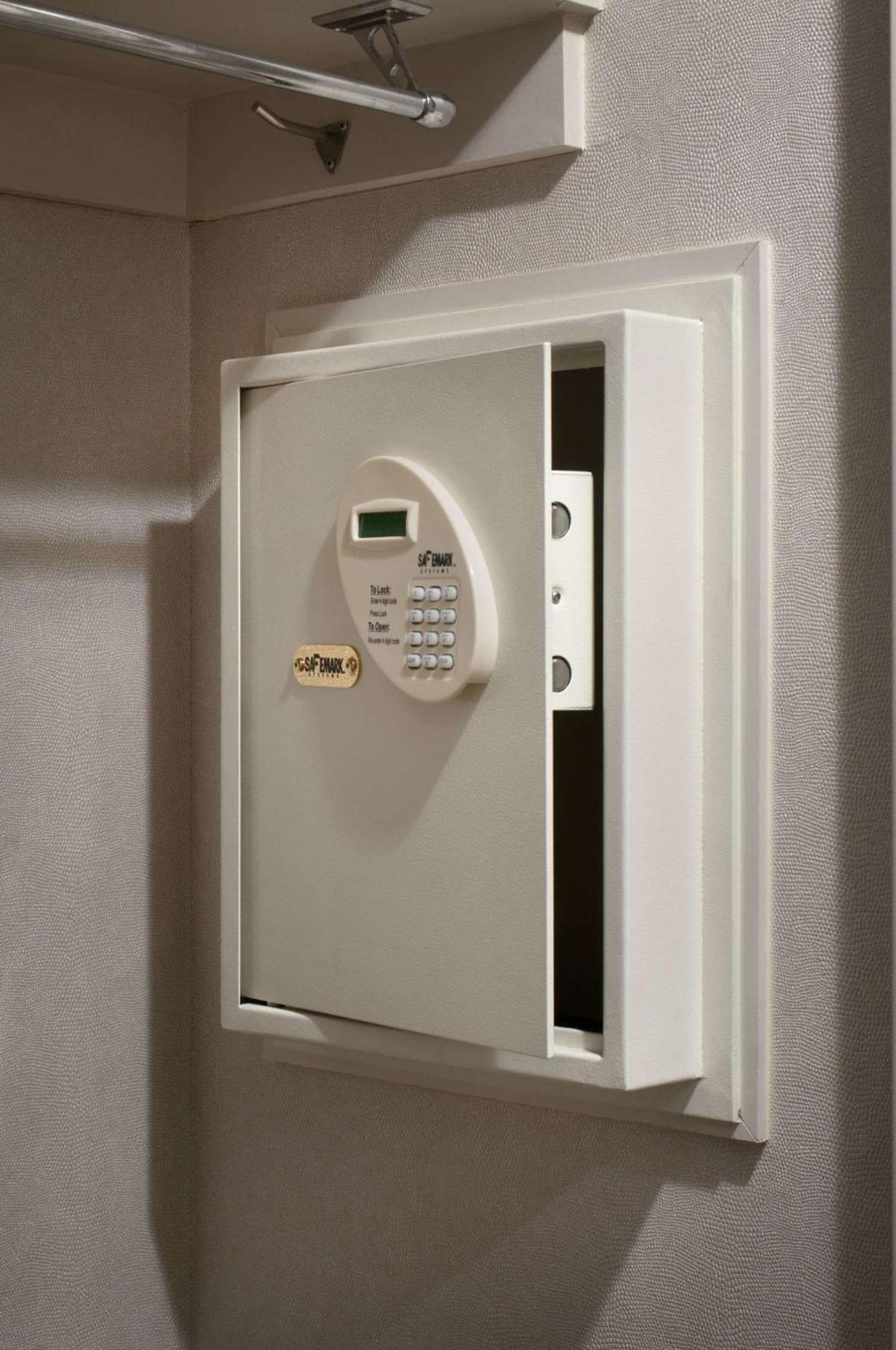 Junior King Suite - Hearing Access photo 1