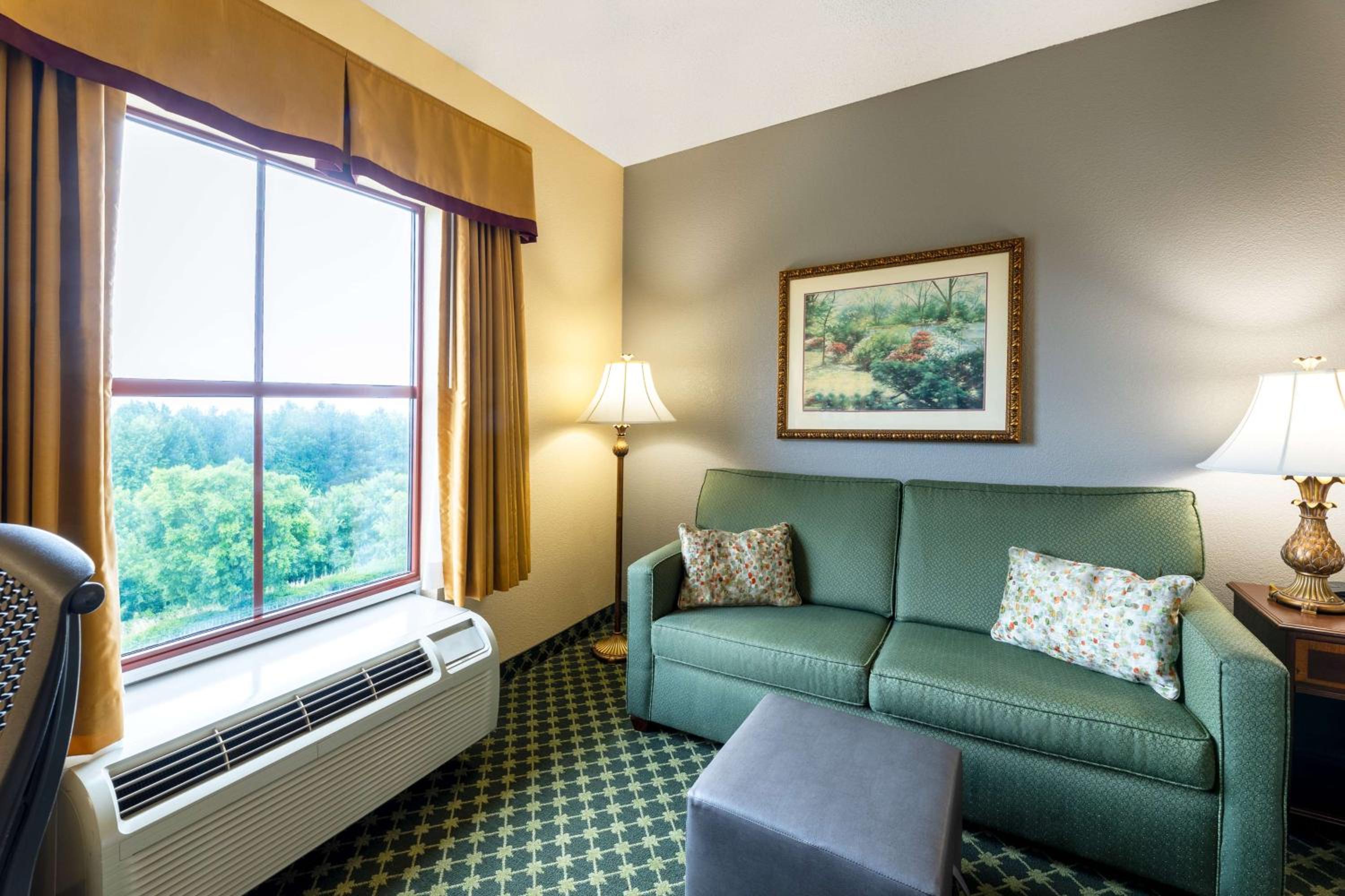 King Room with Sofa Bed and Study - Non-Smoking - Photo 4