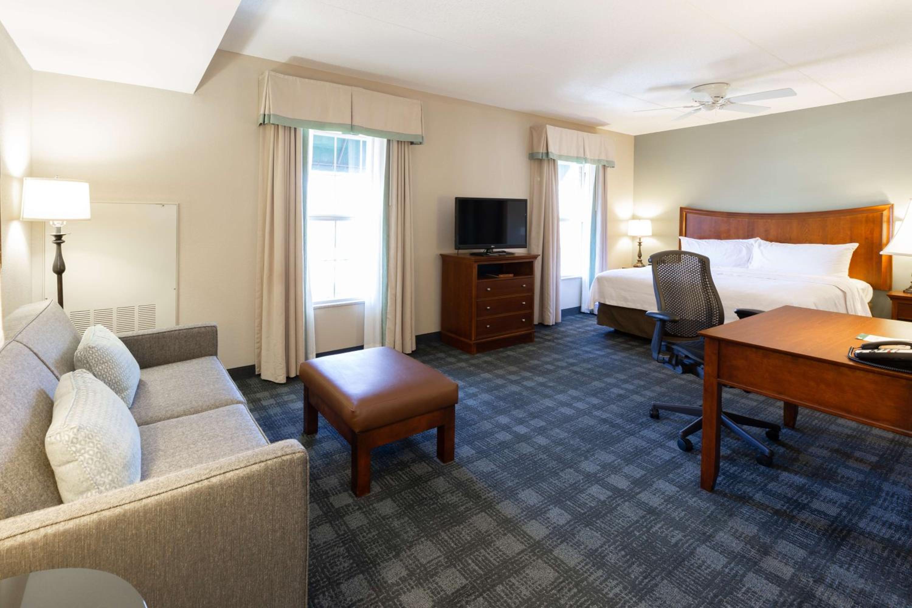 King Studio Suite - Non-Smoking - Photo 2