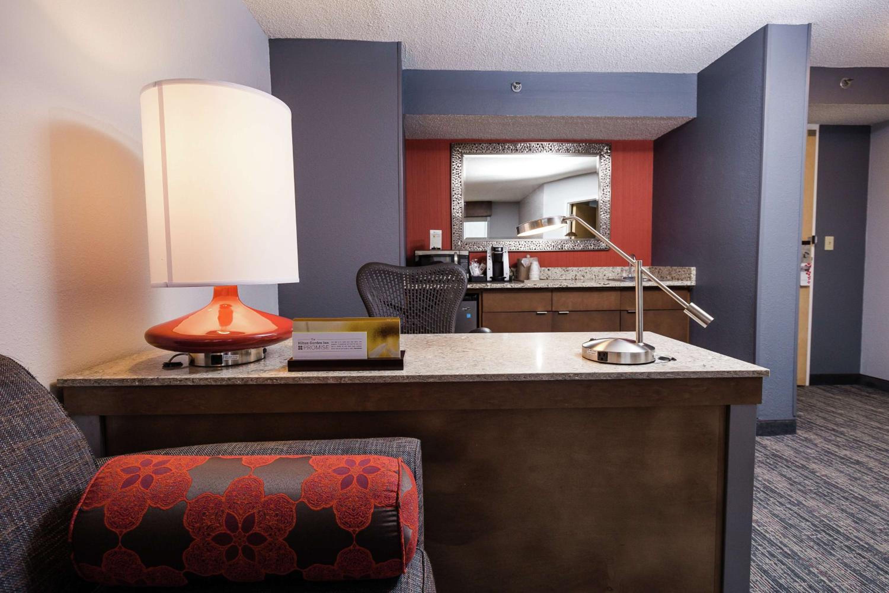 Junior King Suite with Sofa Bed - Photo 4