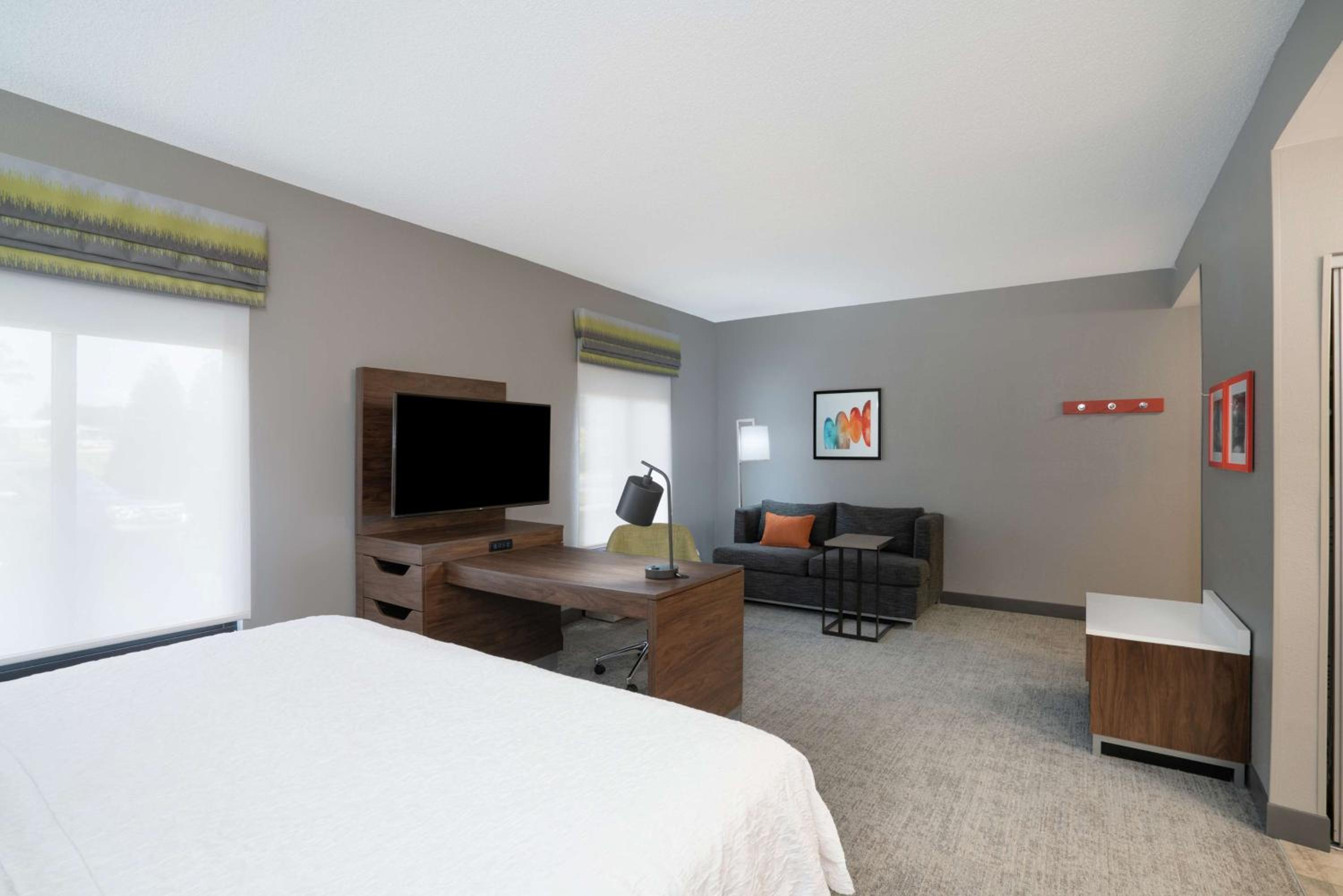 King Studio Suite with Sofa Bed - Non-Smoking - Photo 1