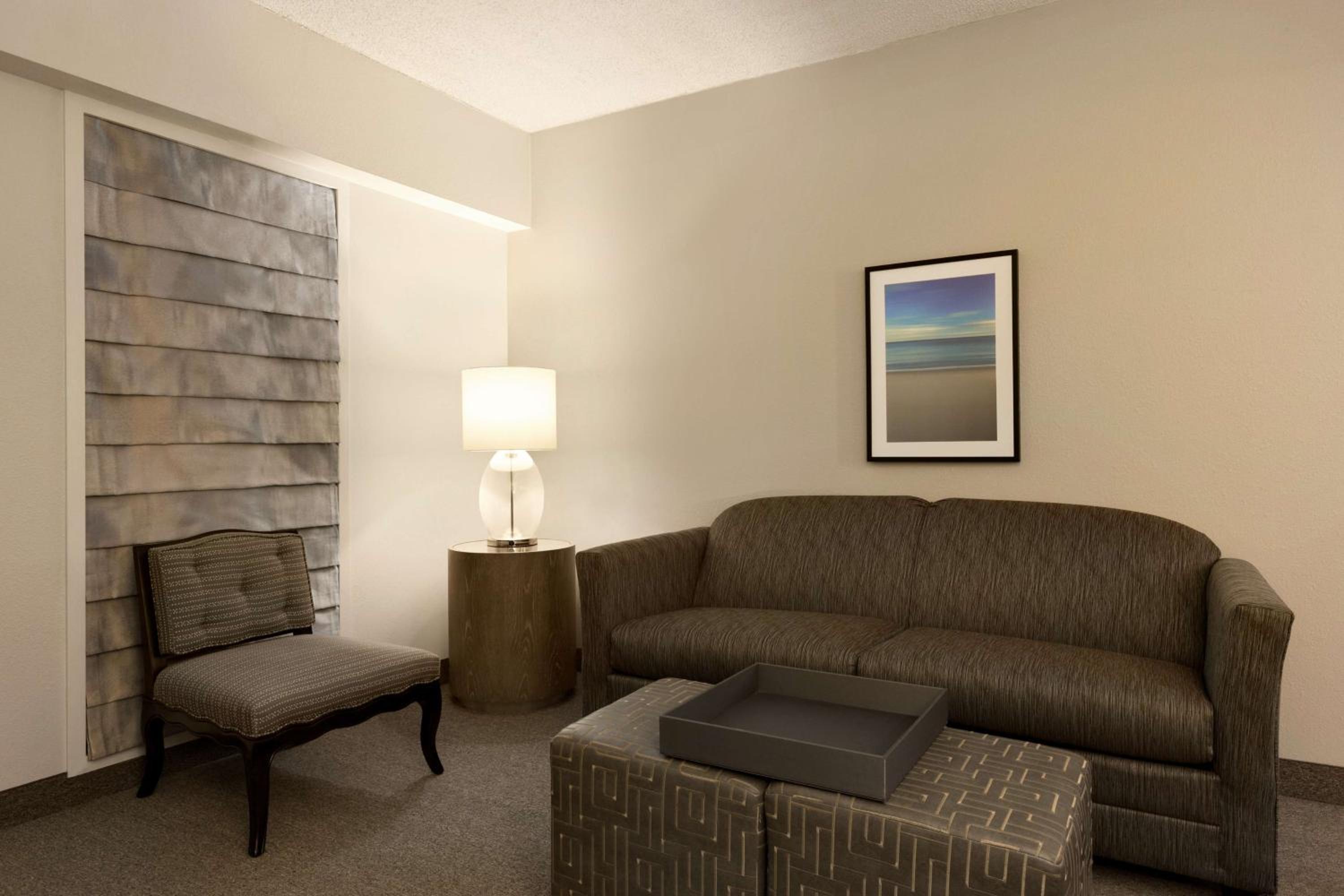 King Room - Non-Smoking - Photo 2