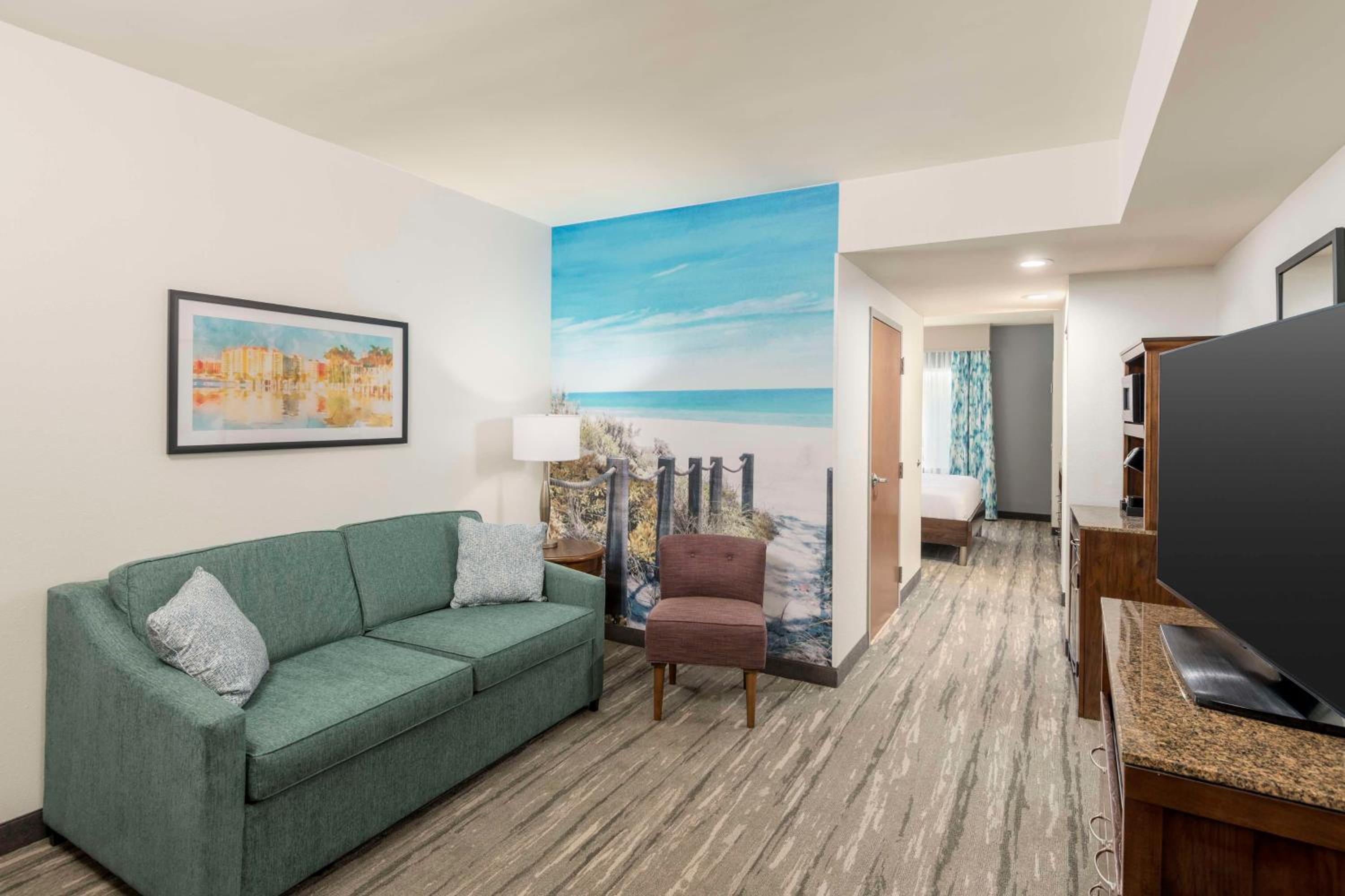 One-Bedroom King Suite with Sofa Bed - Photo 4