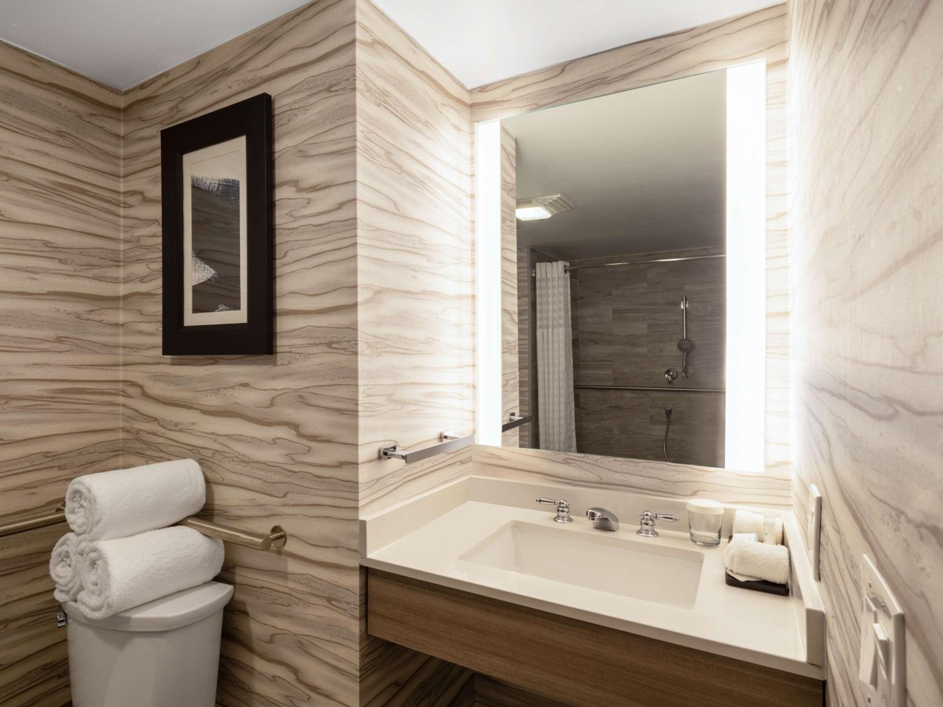 Two-Room King Suite with Bath Tub - Mobility Accessible - Photo 2