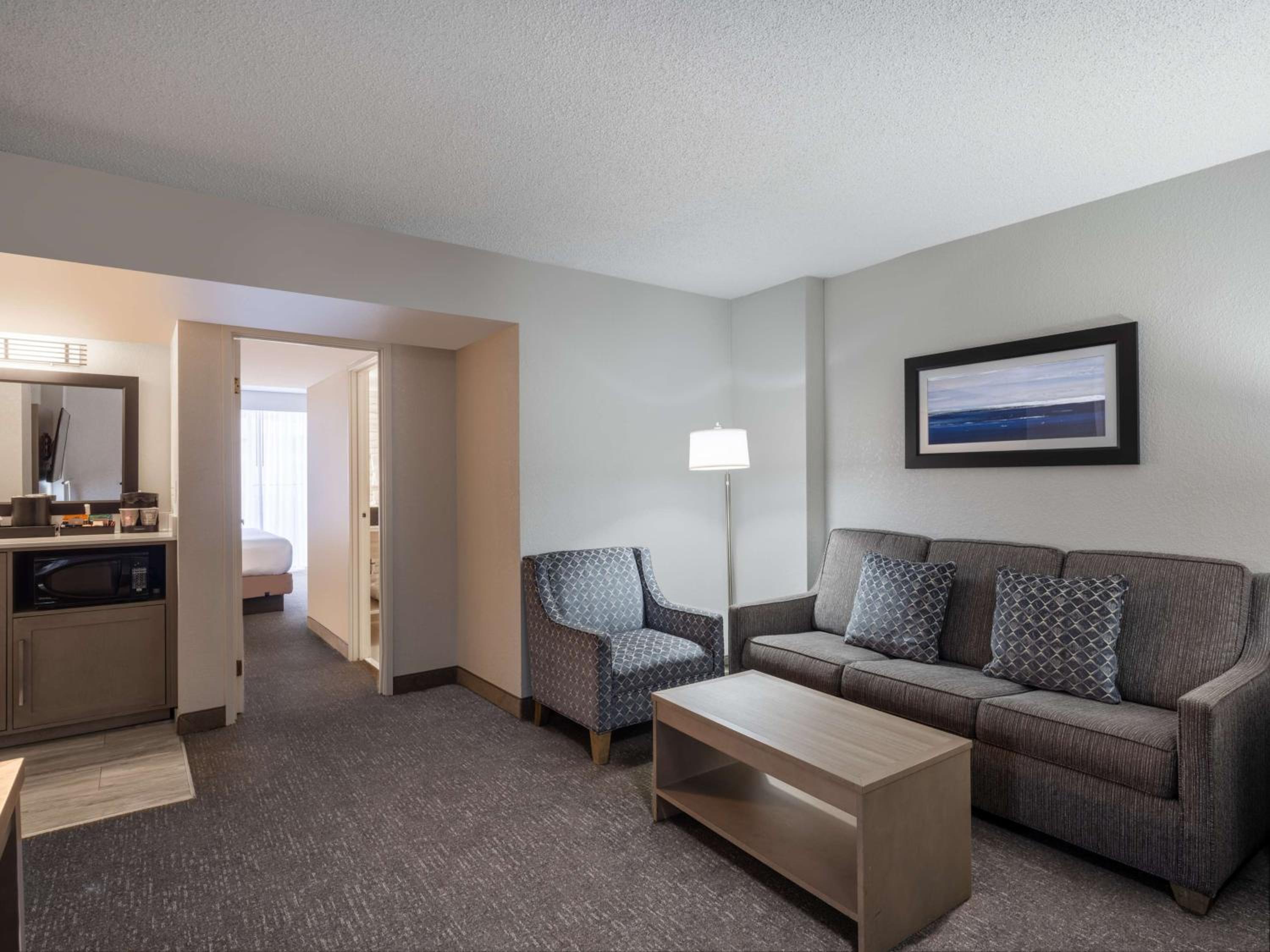 Executive King Suite - Non-Smoking - Photo 1