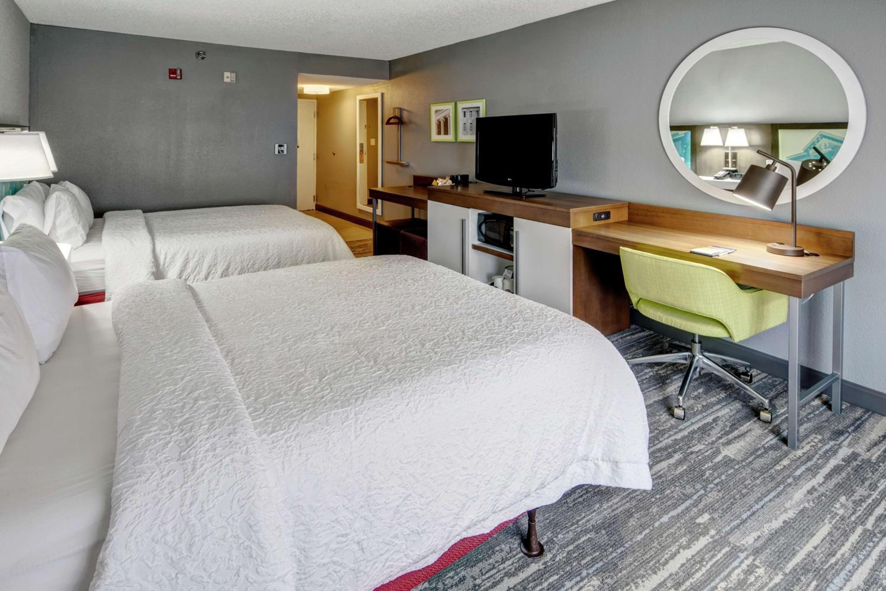 Queen Room with Two Queen Beds - Hearing Access/Non-Smoking