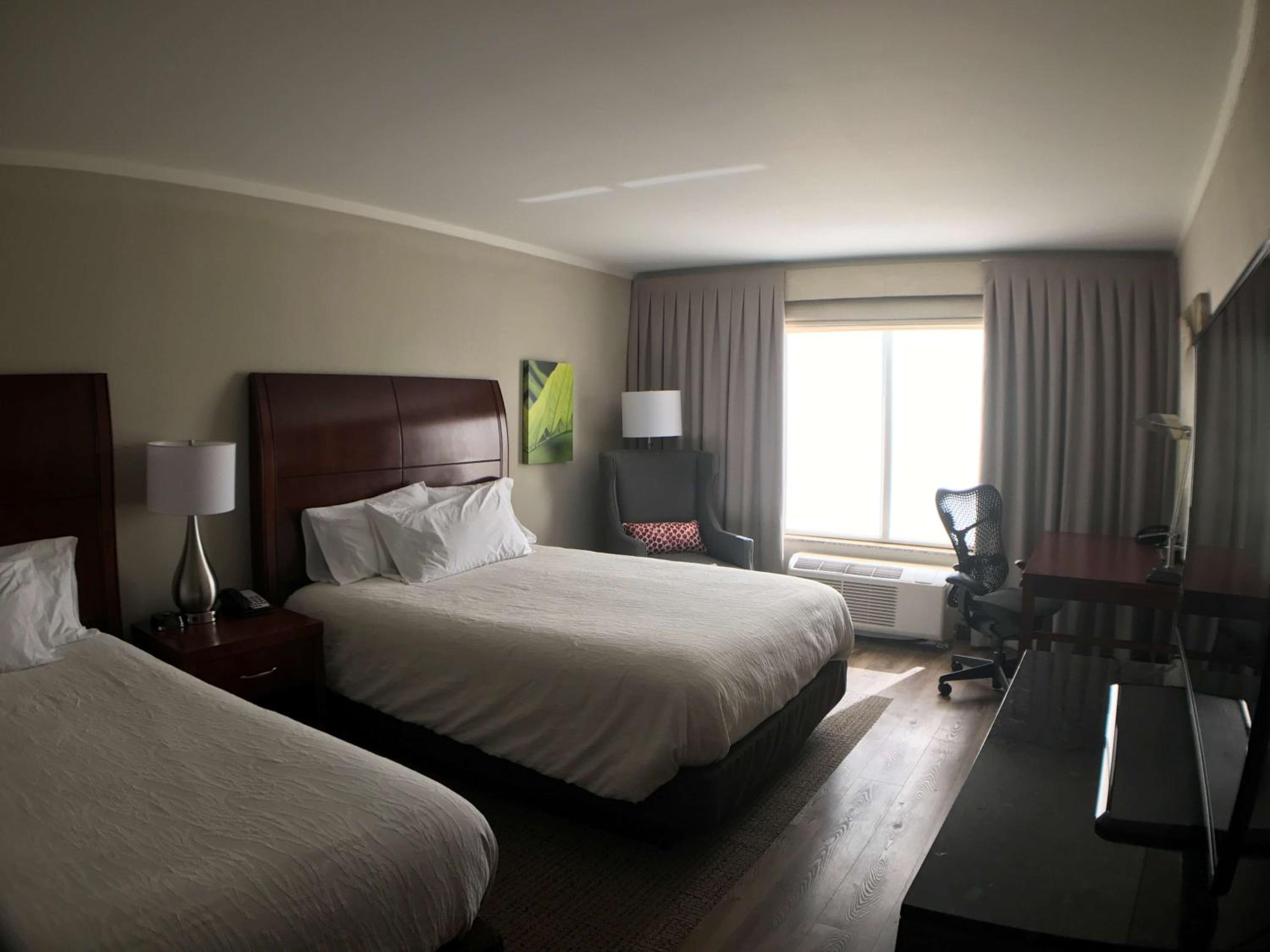 Queen Room with Two Queen Beds - Photo 6