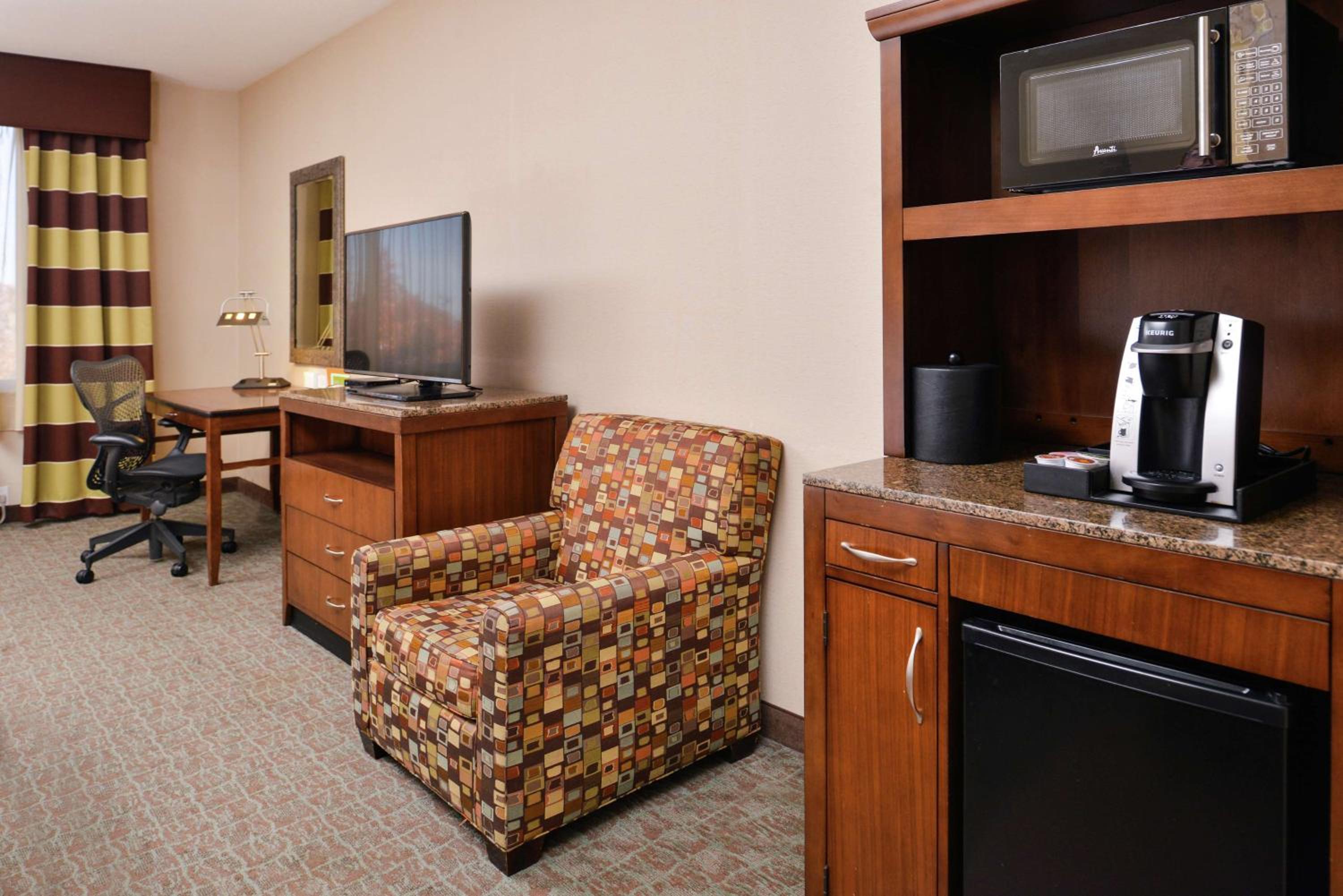 Two Bedroom Suite - Non-Smoking - Photo 4
