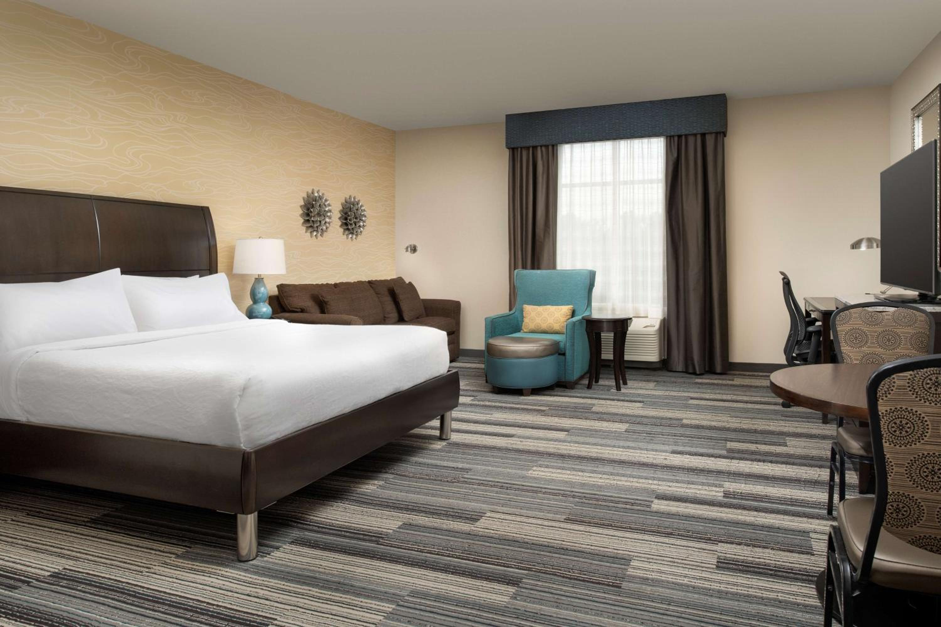 King Room with Sofa Bed - Non-Smoking/Allergy Free photo 3