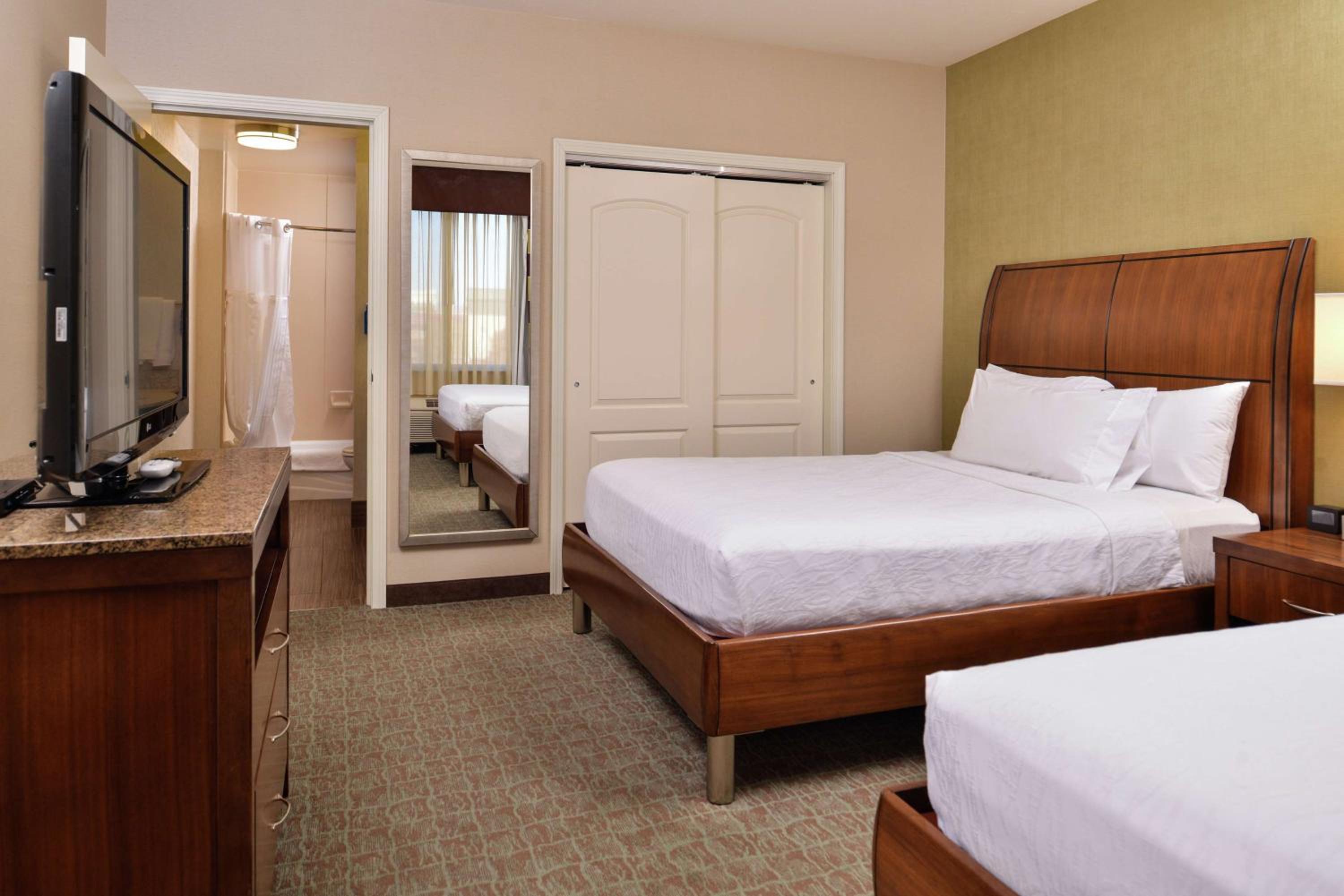 Two Bedroom Suite - Non-Smoking - Photo 6