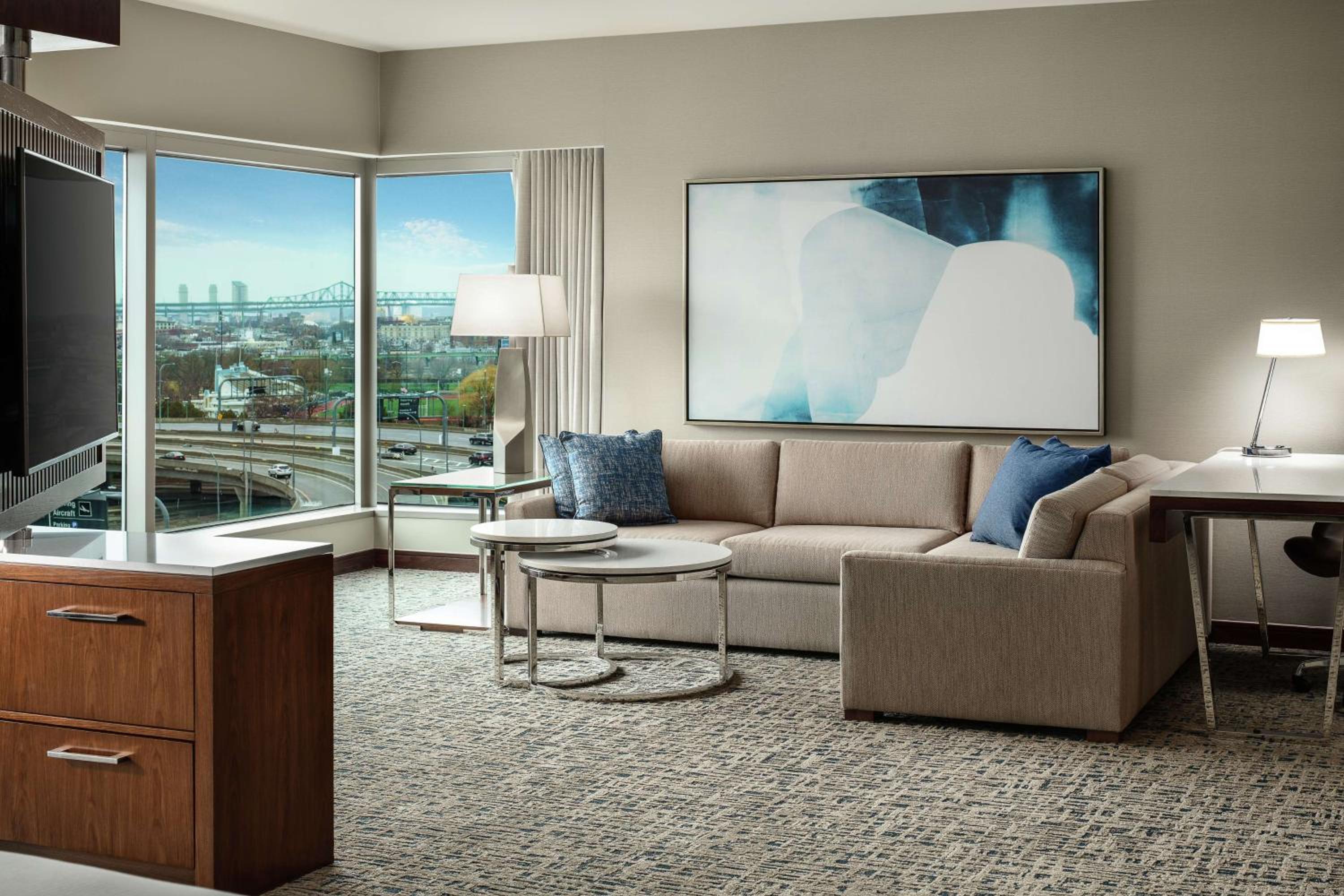 Junior King Suite