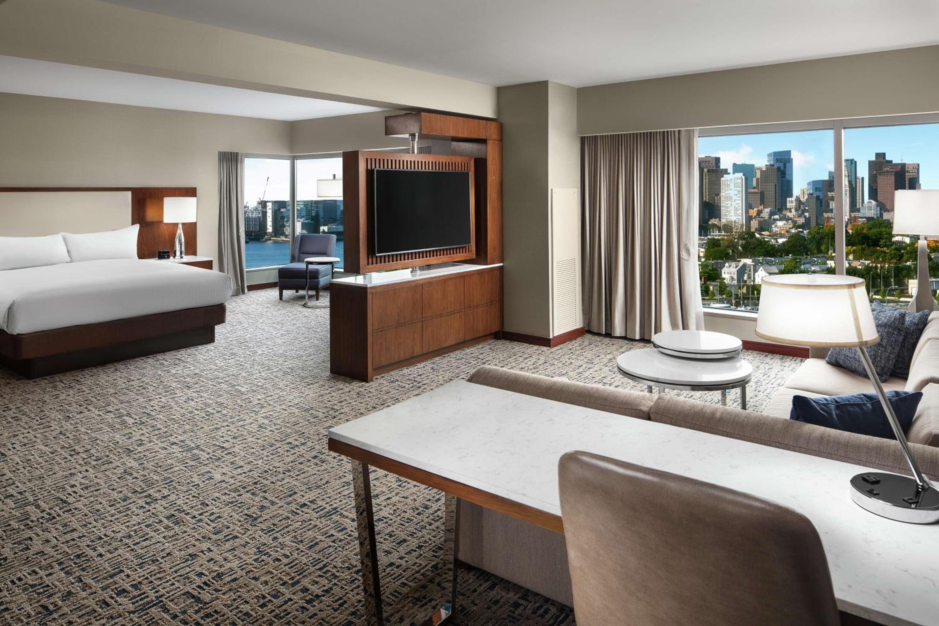 Junior King Suite