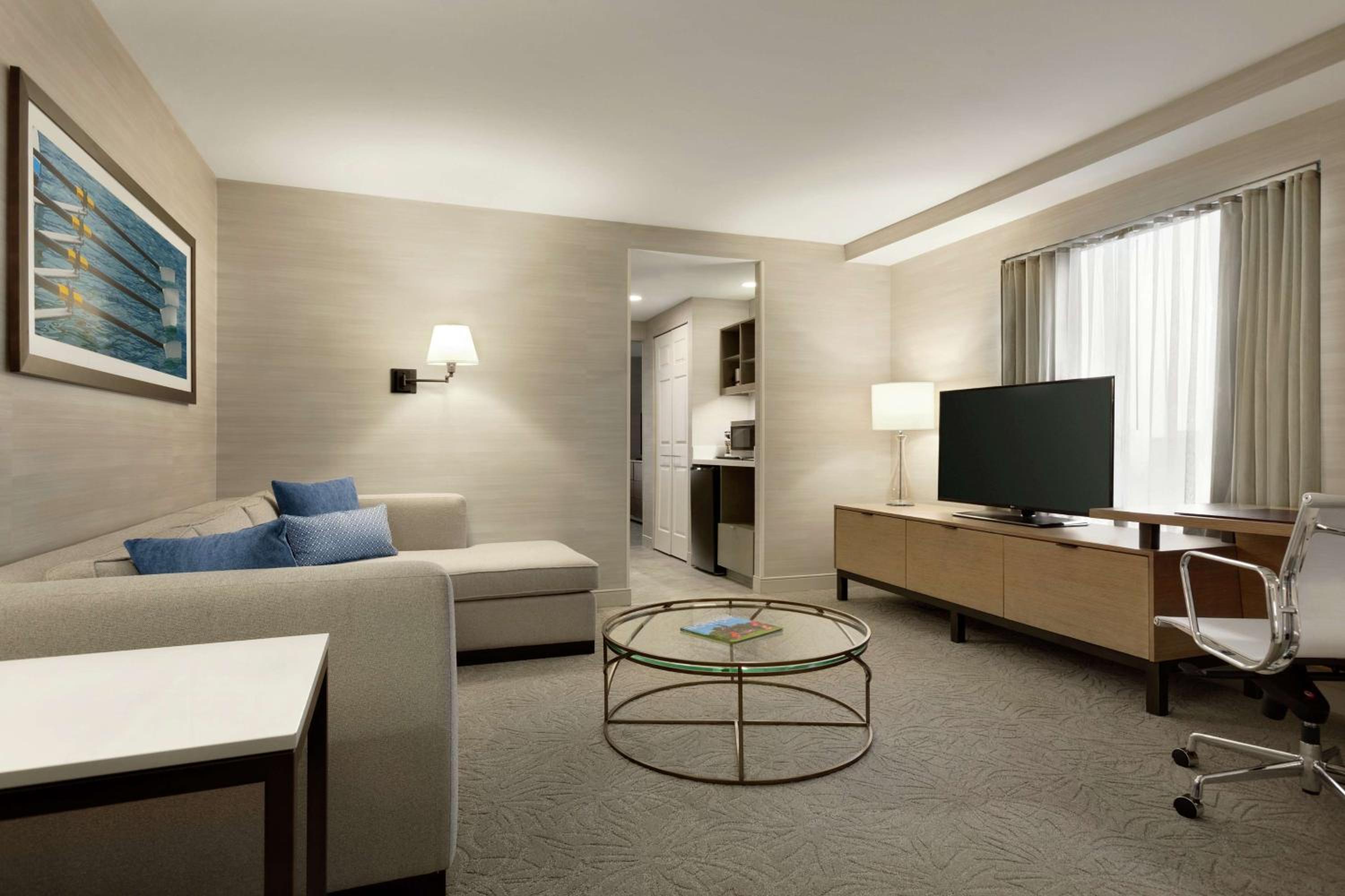 King Corner Suite with River View