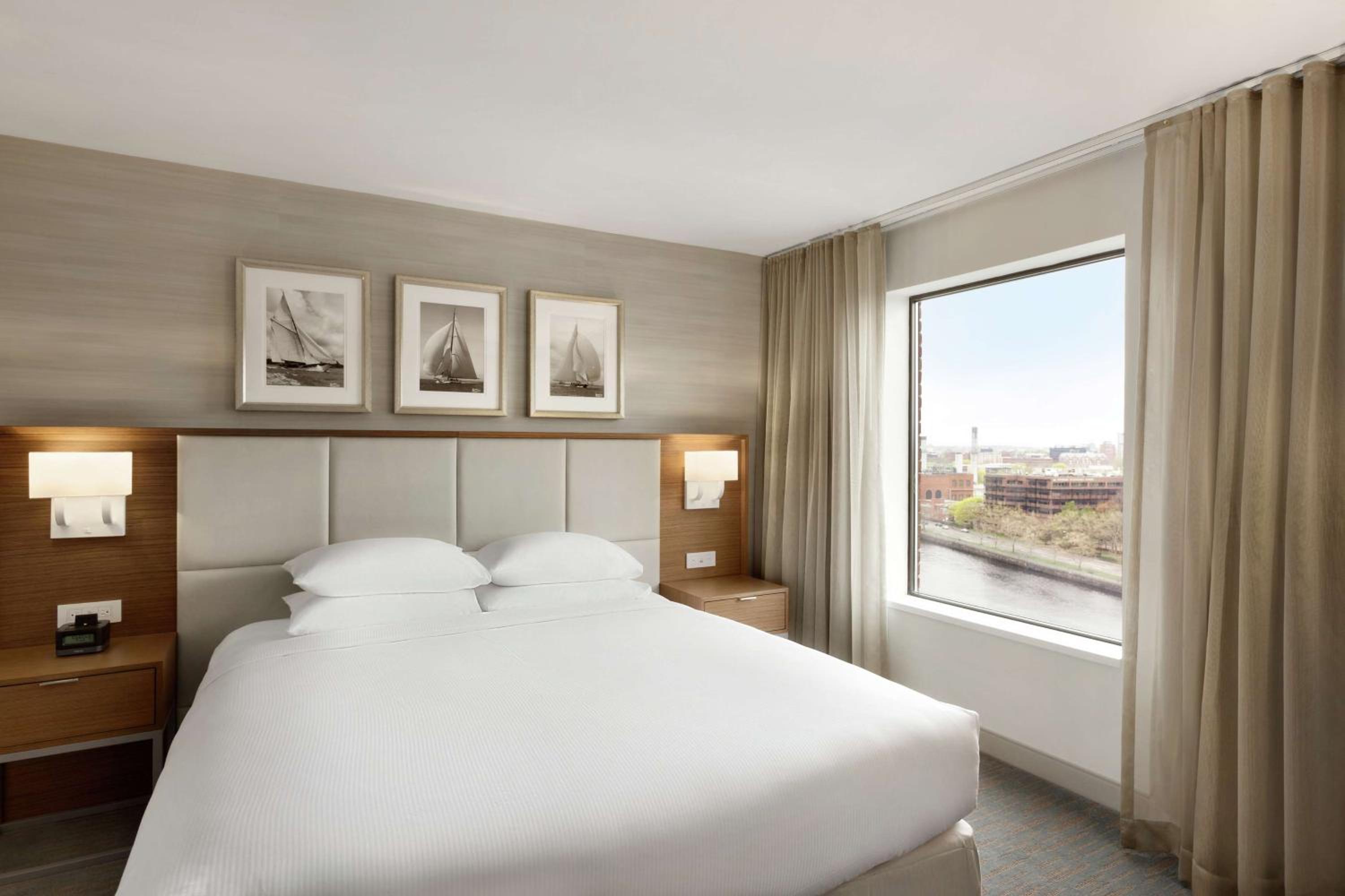 King Suite with River View