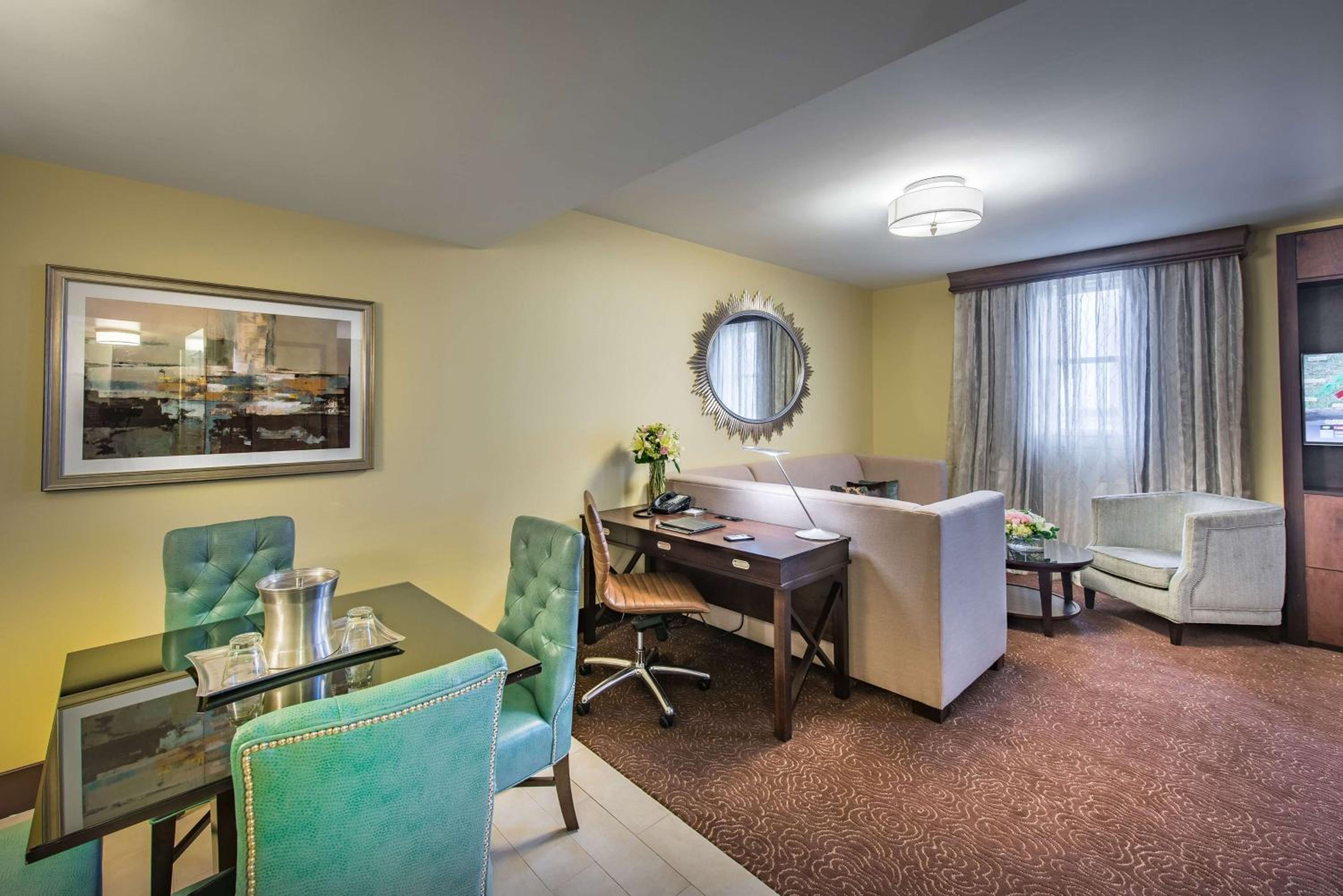 King Suite with River View
